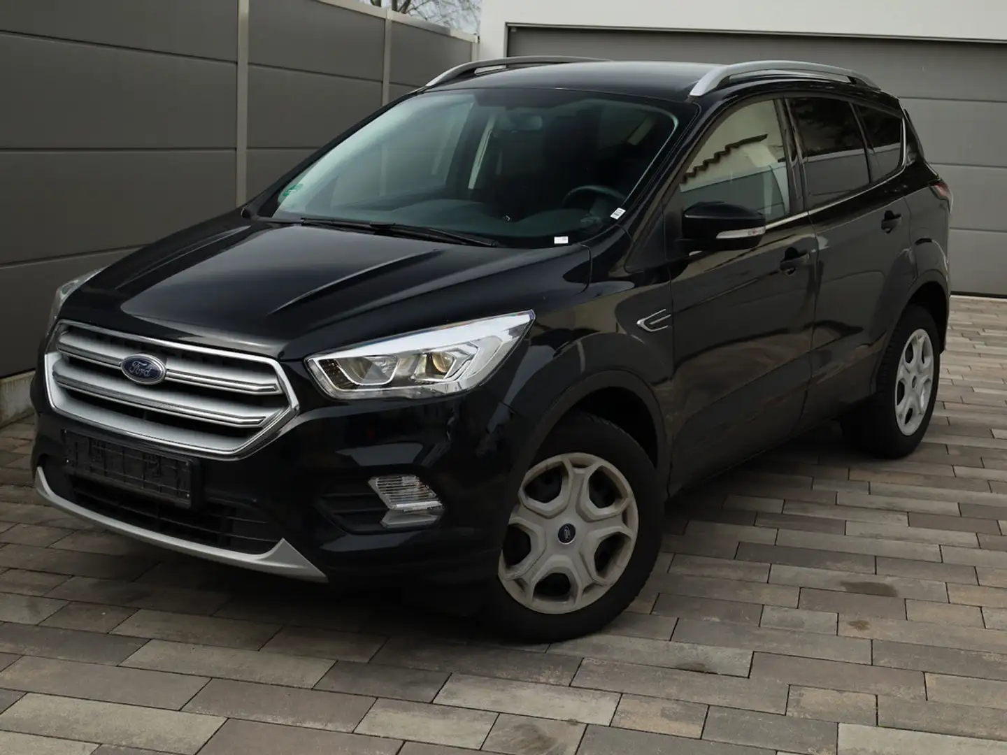 Ford Kuga 1.5 EcoBoost Cool&Connect 4x2 Start/Stopp Czarny - 2