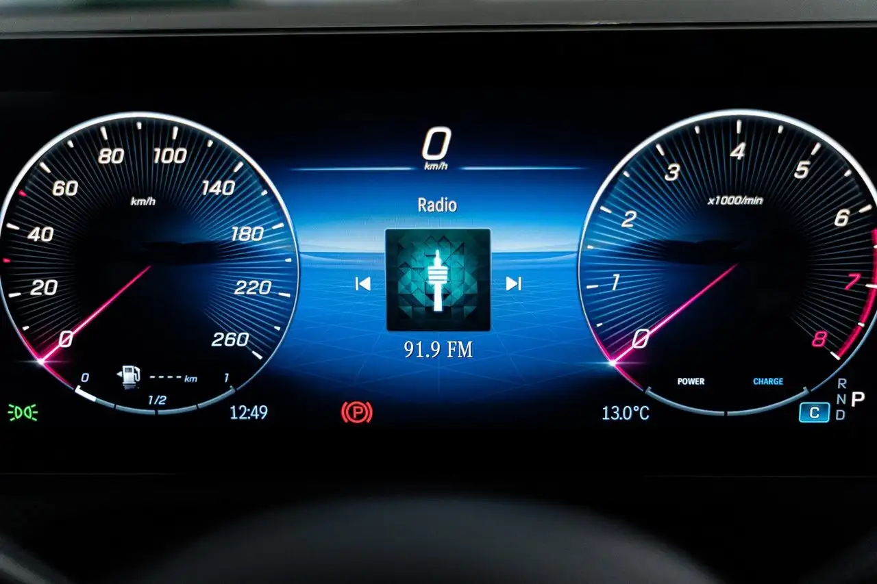 Mercedes-Benz CLA снимка Mercedes-Benz CLA