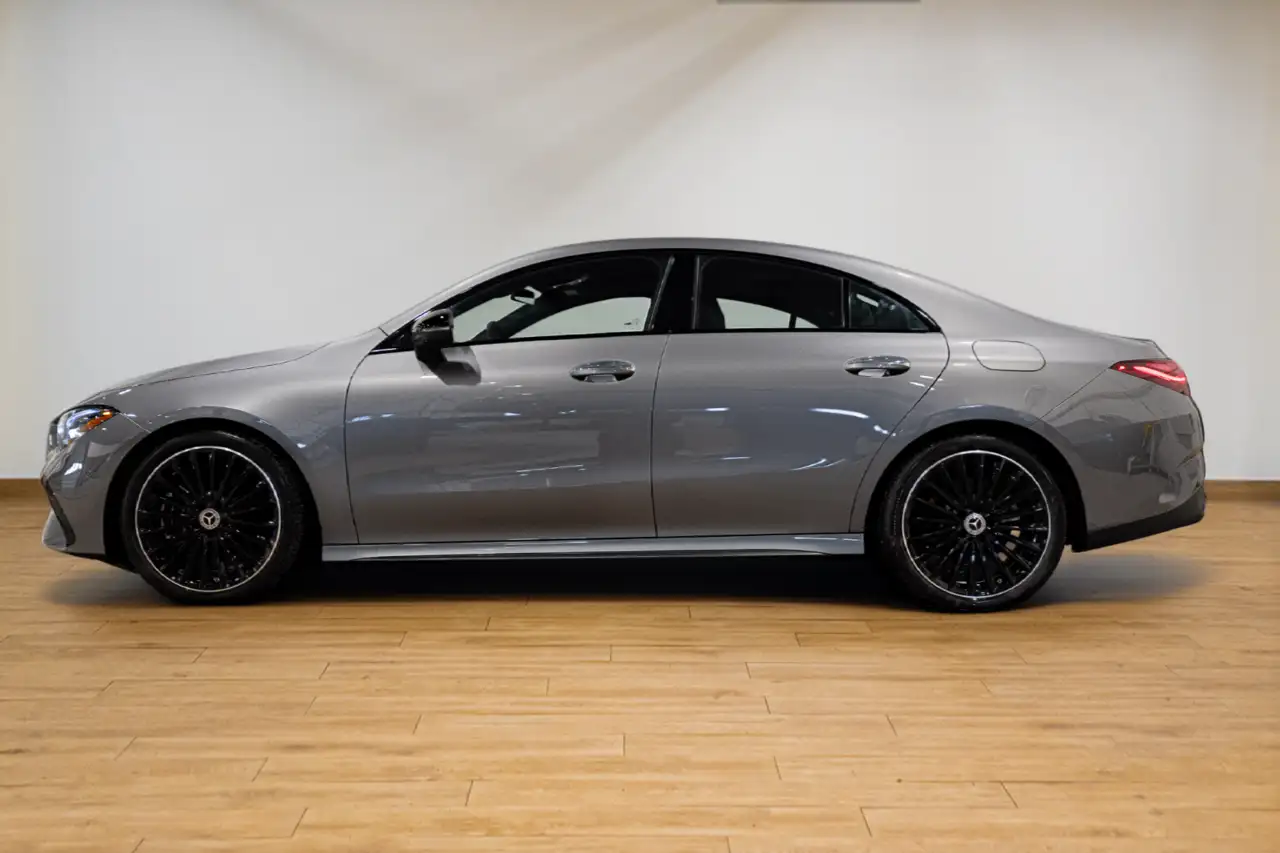 Mercedes-Benz CLA снимка Mercedes-Benz CLA