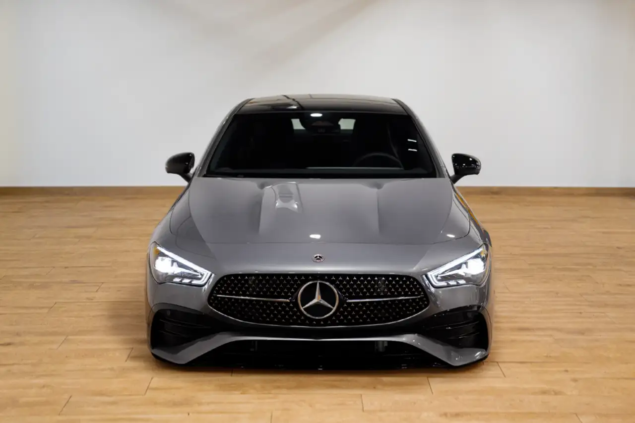Mercedes-Benz CLA снимка Mercedes-Benz CLA