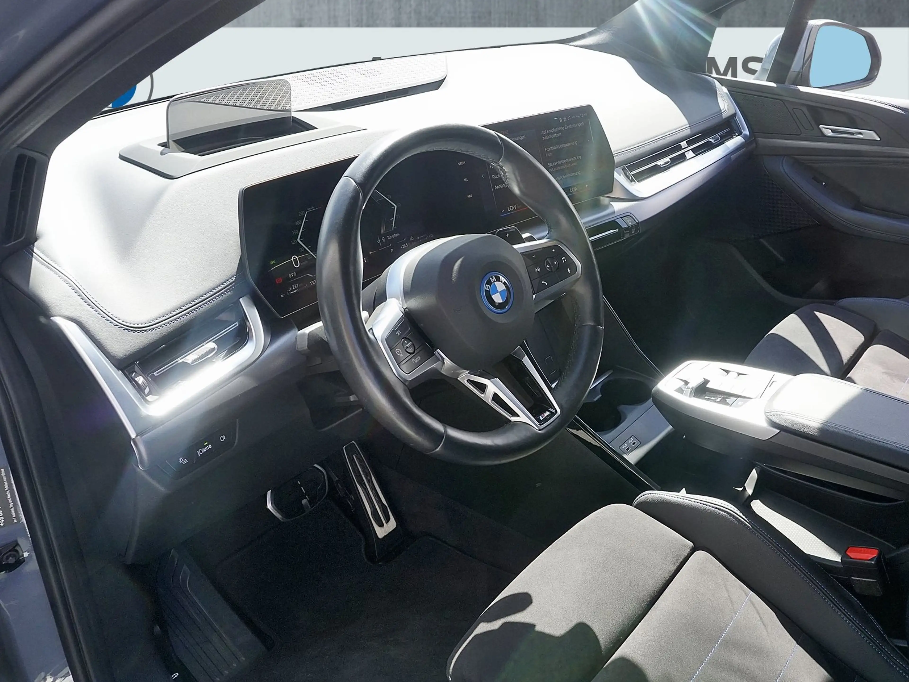 BMW 225 e xDrive Active Tourer — photo 6