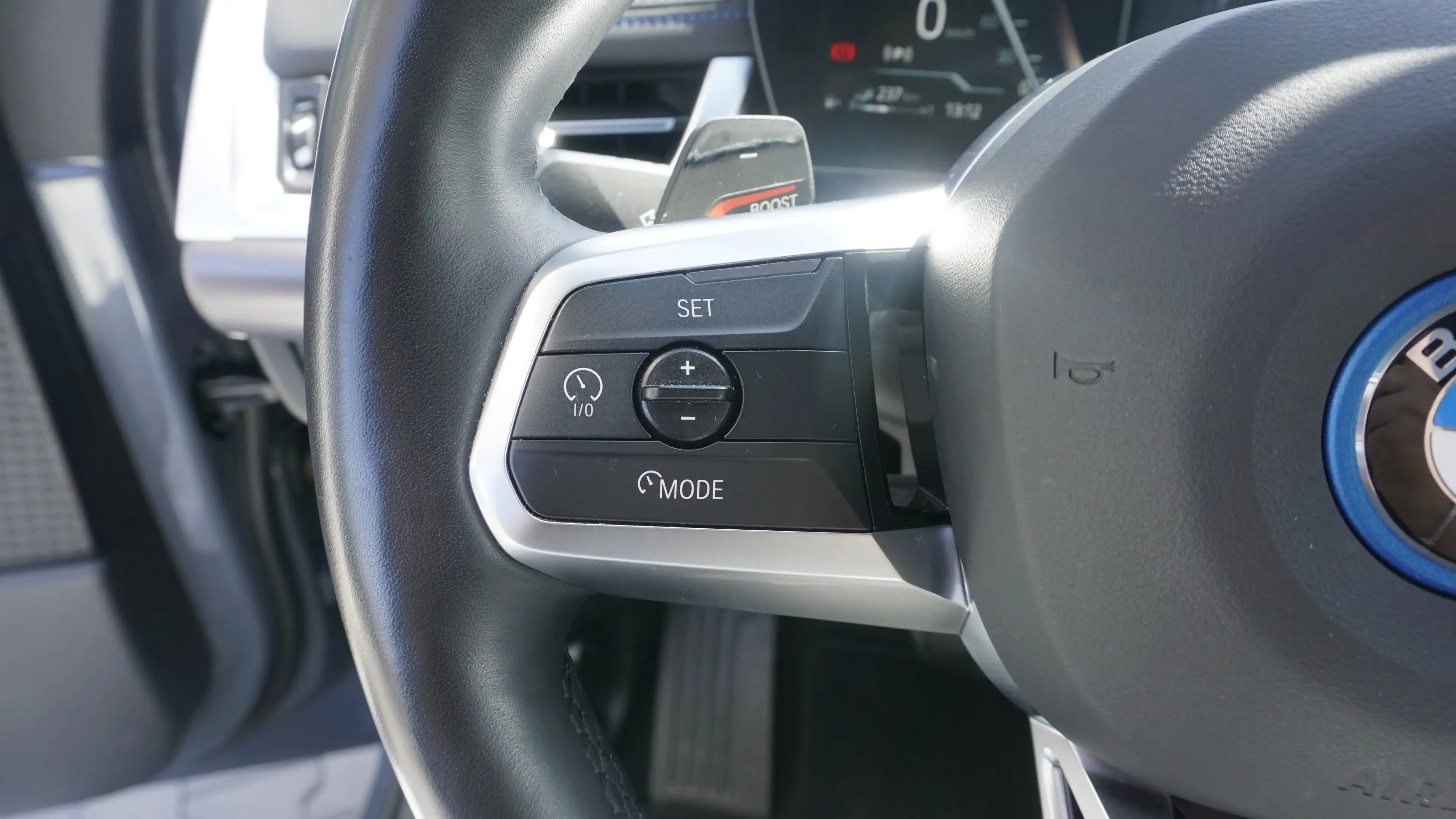 BMW 225 e xDrive Active Tourer — photo 14