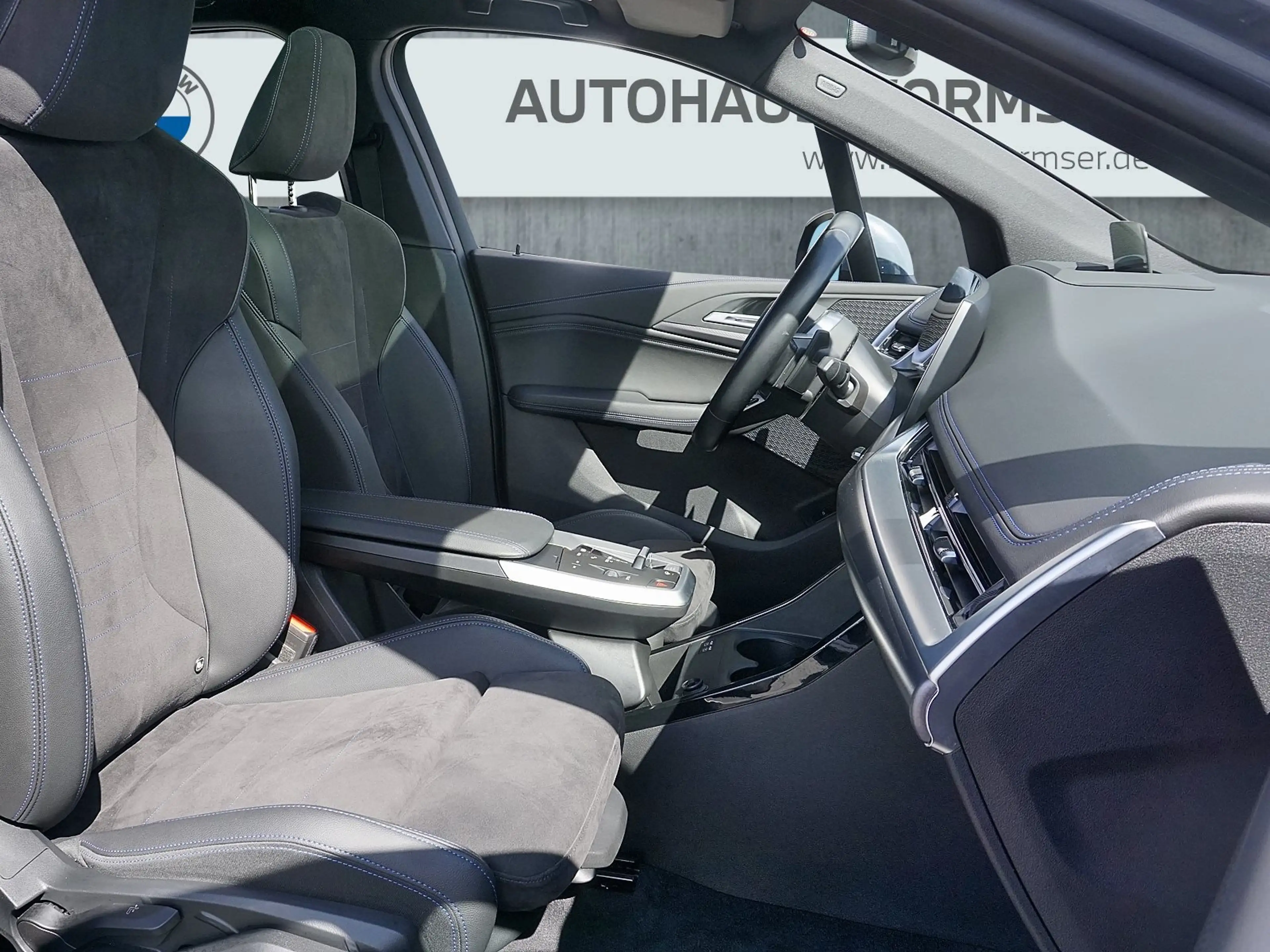 BMW 225 e xDrive Active Tourer — photo 9
