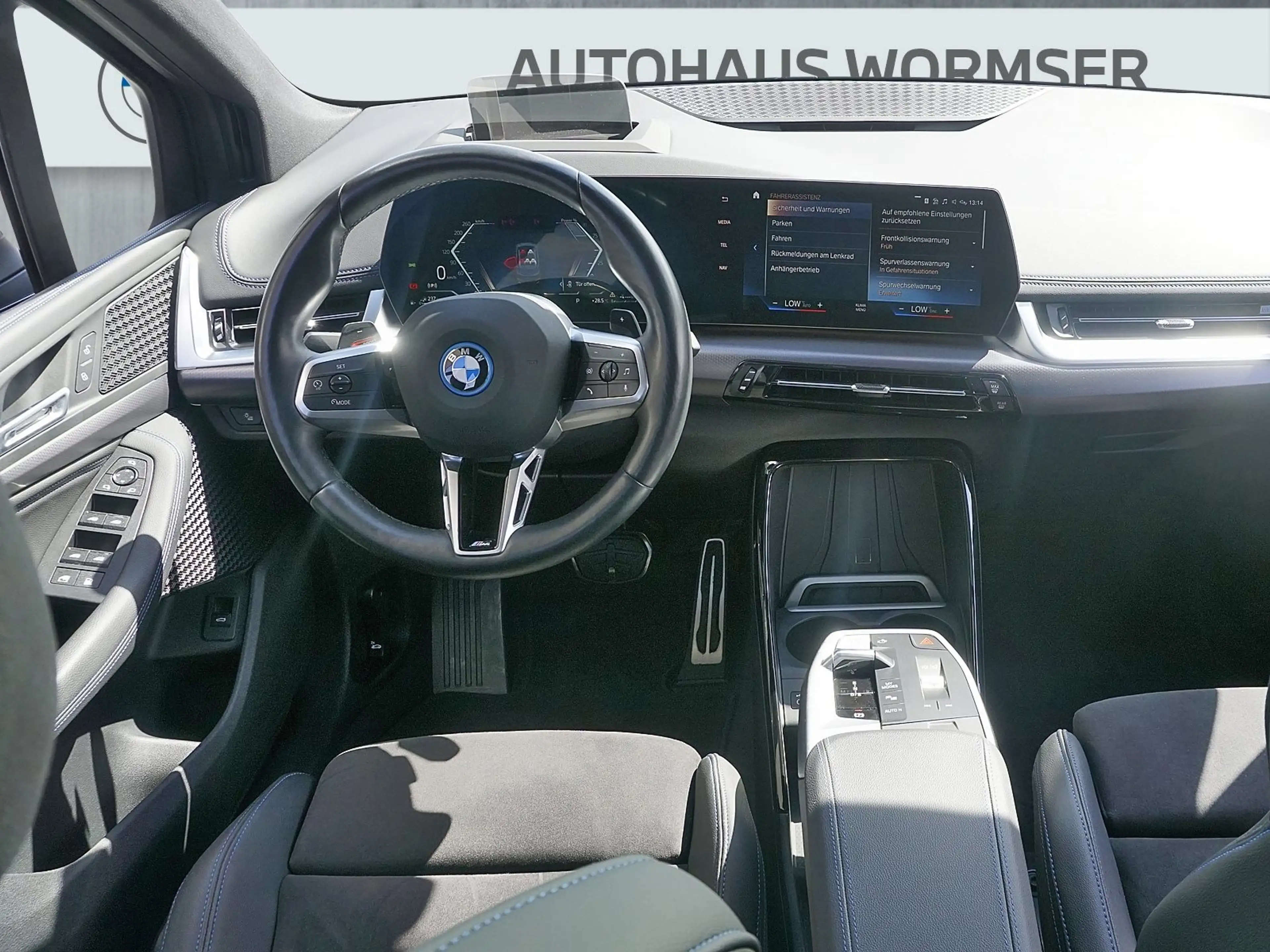 BMW 225 e xDrive Active Tourer — photo 12