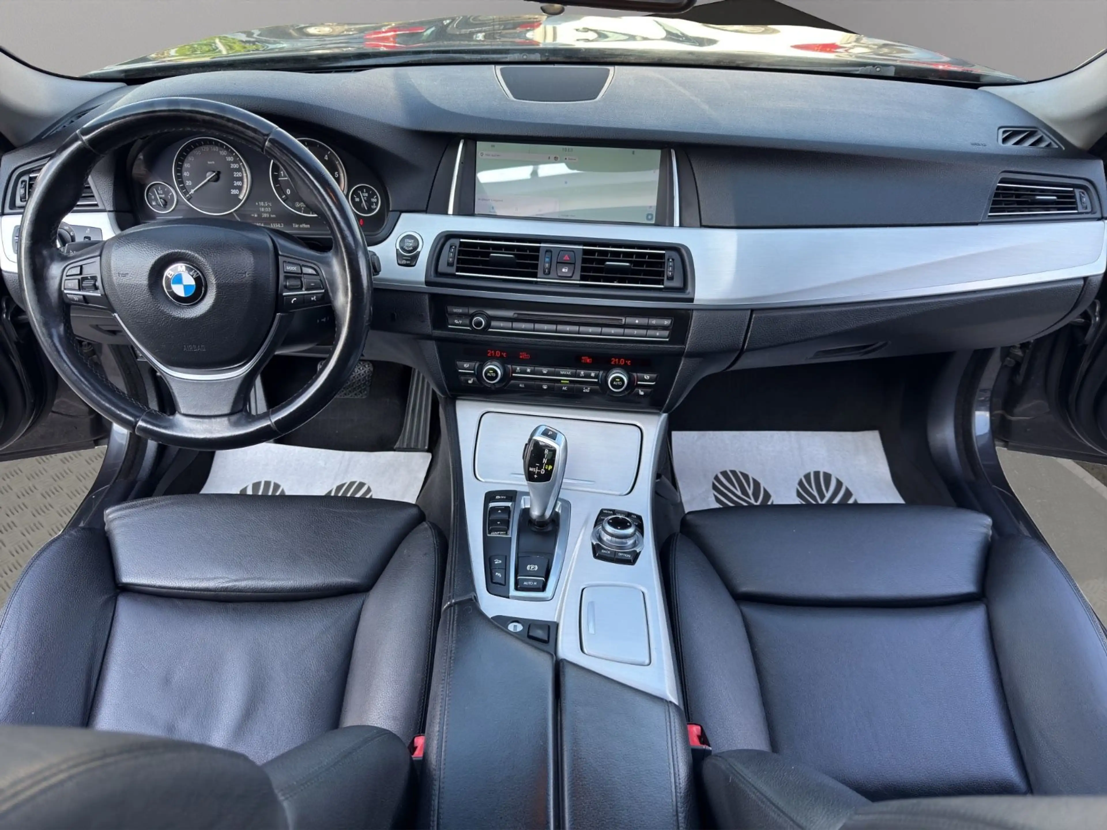 BMW 525 d Touring xDrive*AUTOM.*PANO*NAVI*XENON*AHK* — photo 14