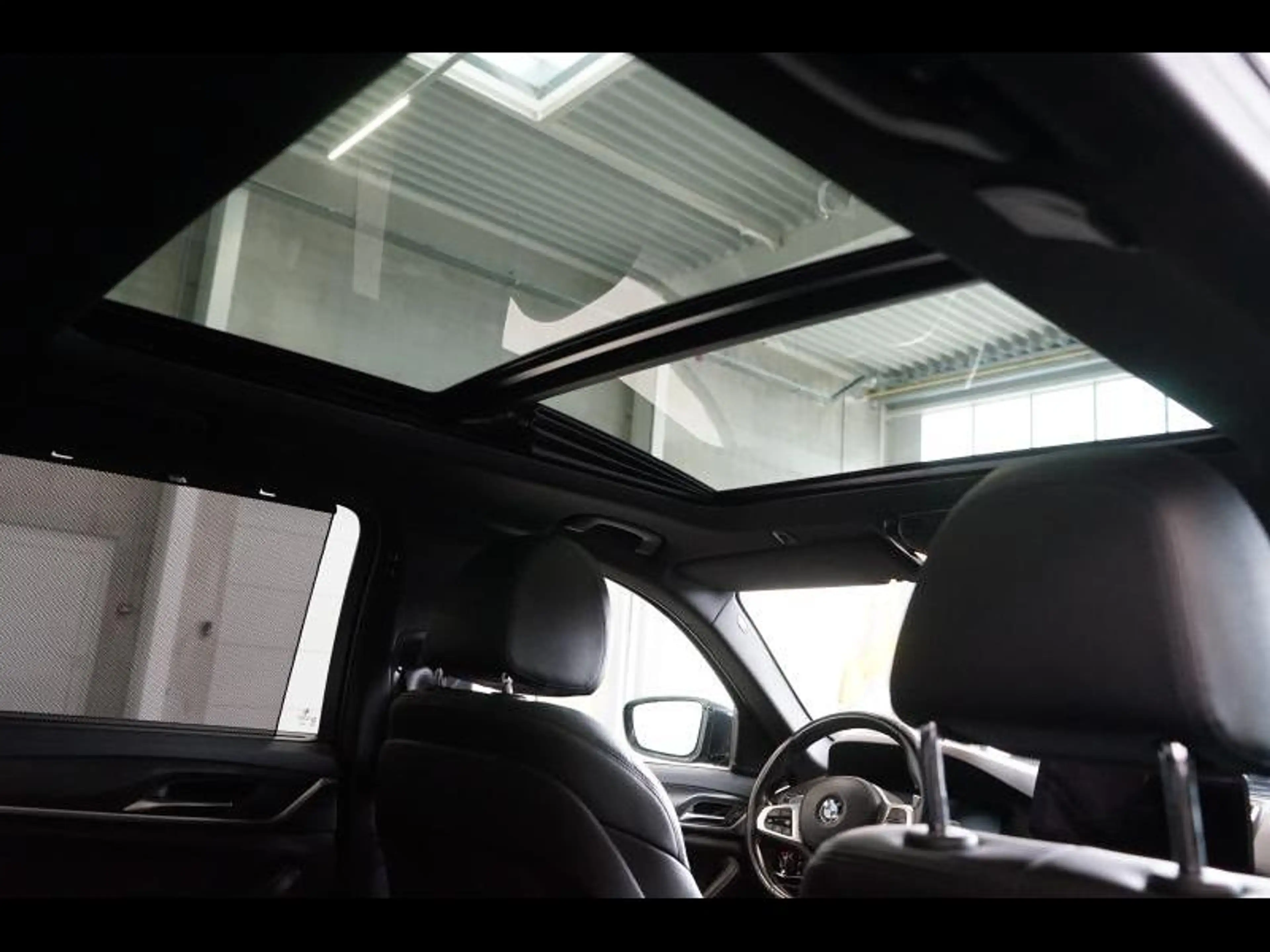 BMW 518 d Touring M-Pack - Panodak - Leder - LED - ... — photo 9