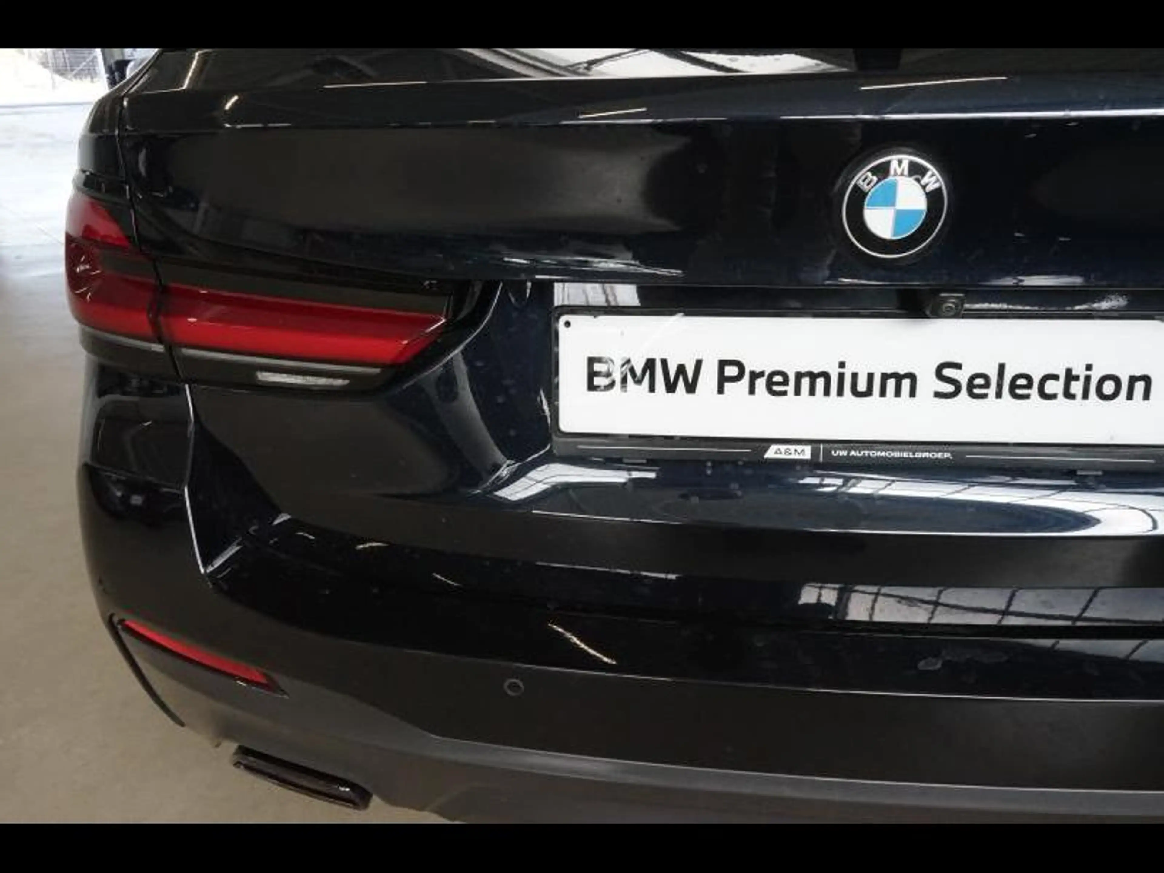BMW 518 d Touring M-Pack - Panodak - Leder - LED - ... — photo 10