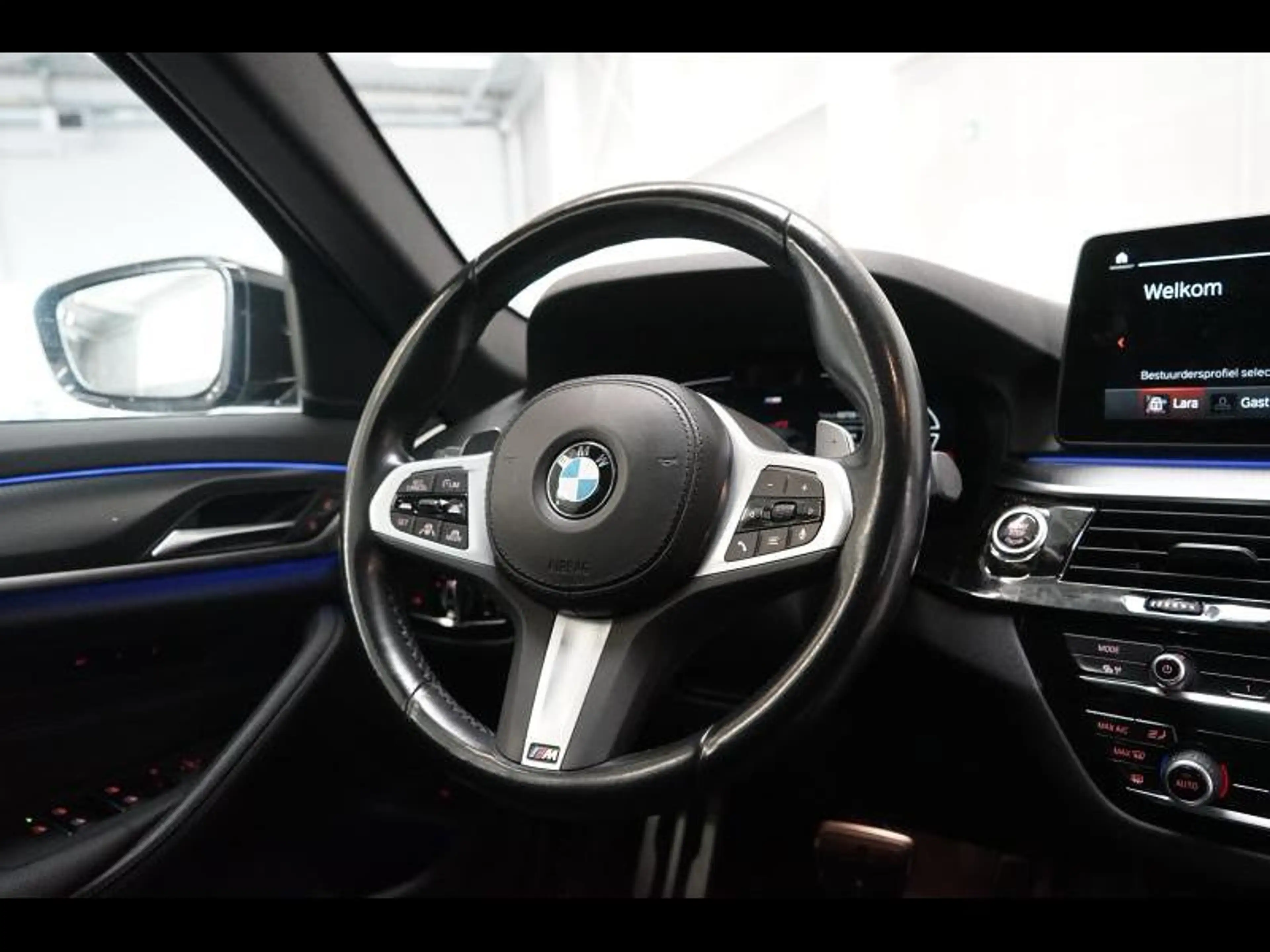 BMW 518 d Touring M-Pack - Panodak - Leder - LED - ... — photo 15