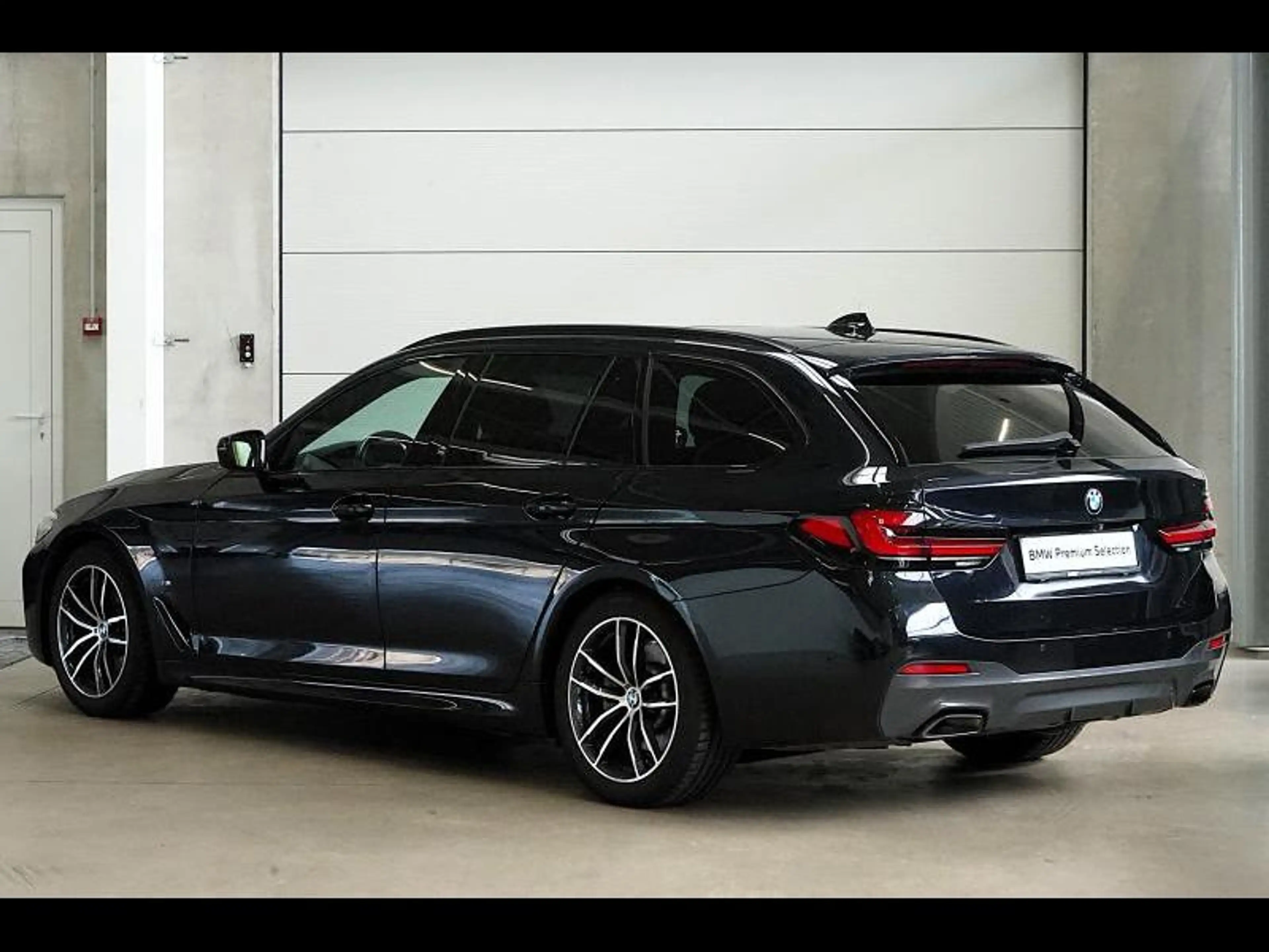BMW 518 d Touring M-Pack - Panodak - Leder - LED - ... — photo 5