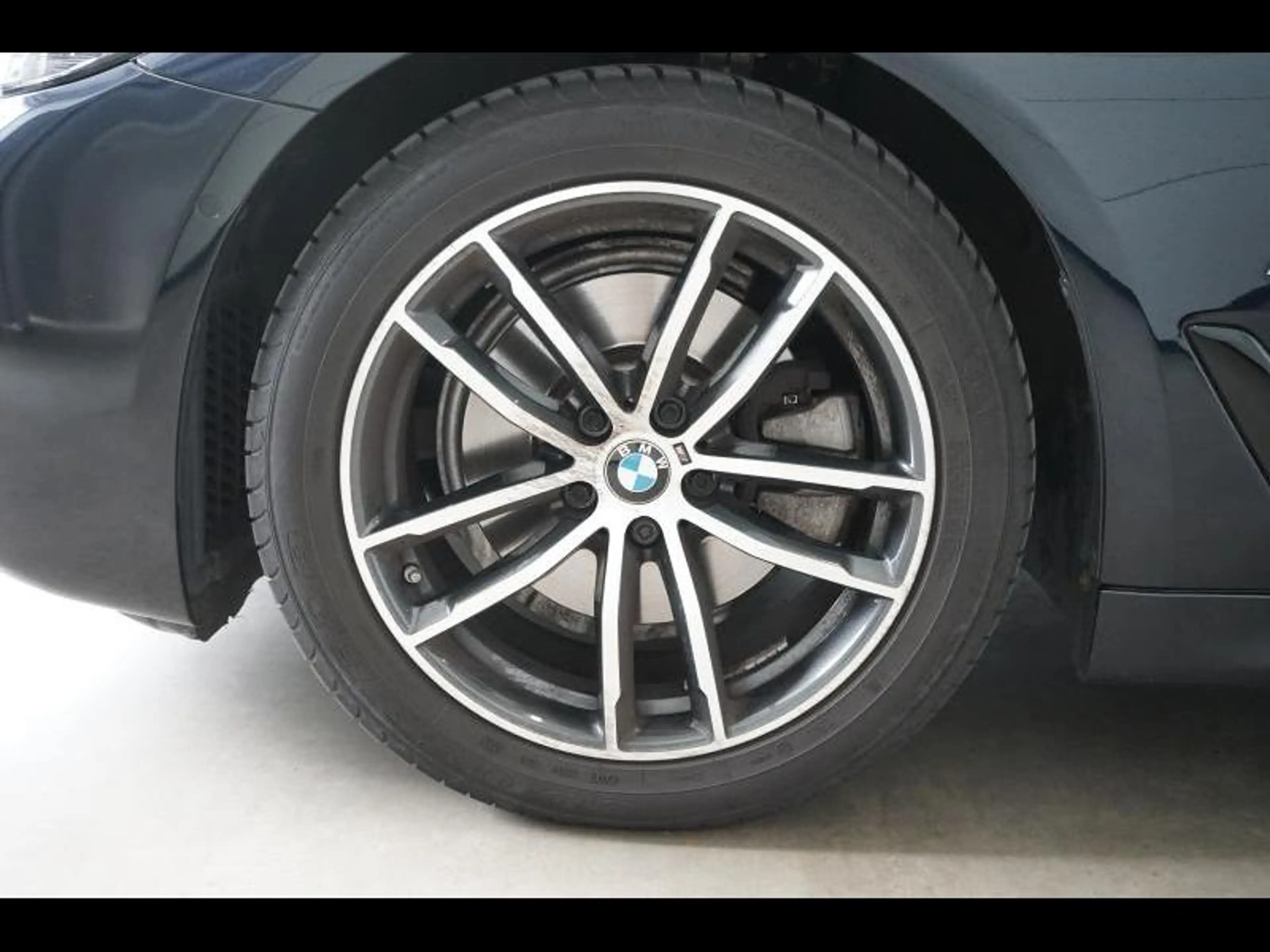 BMW 518 d Touring M-Pack - Panodak - Leder - LED - ... — photo 8