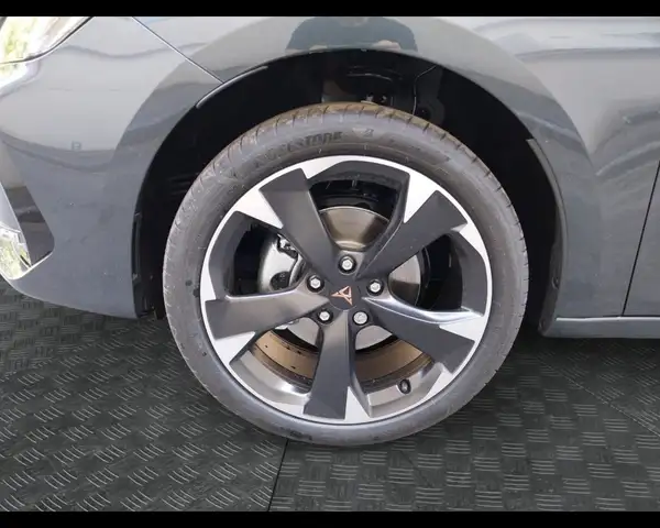 Cupra Leon view 14