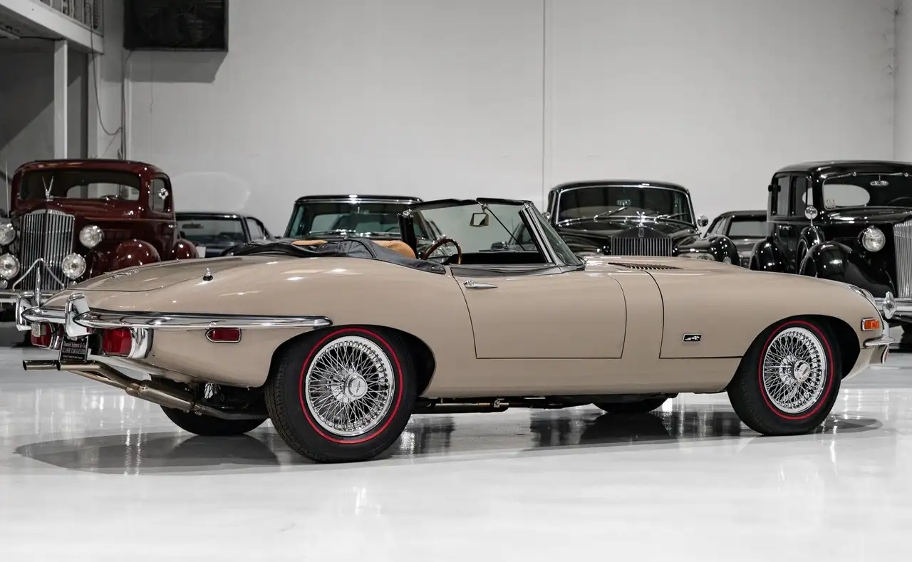 Jaguar E-Type SERIES II 4.2 ‘OTS’ ROADSTER (ONE OWNER FROM NEW) ONE OWNER FROM NEW, foto 8