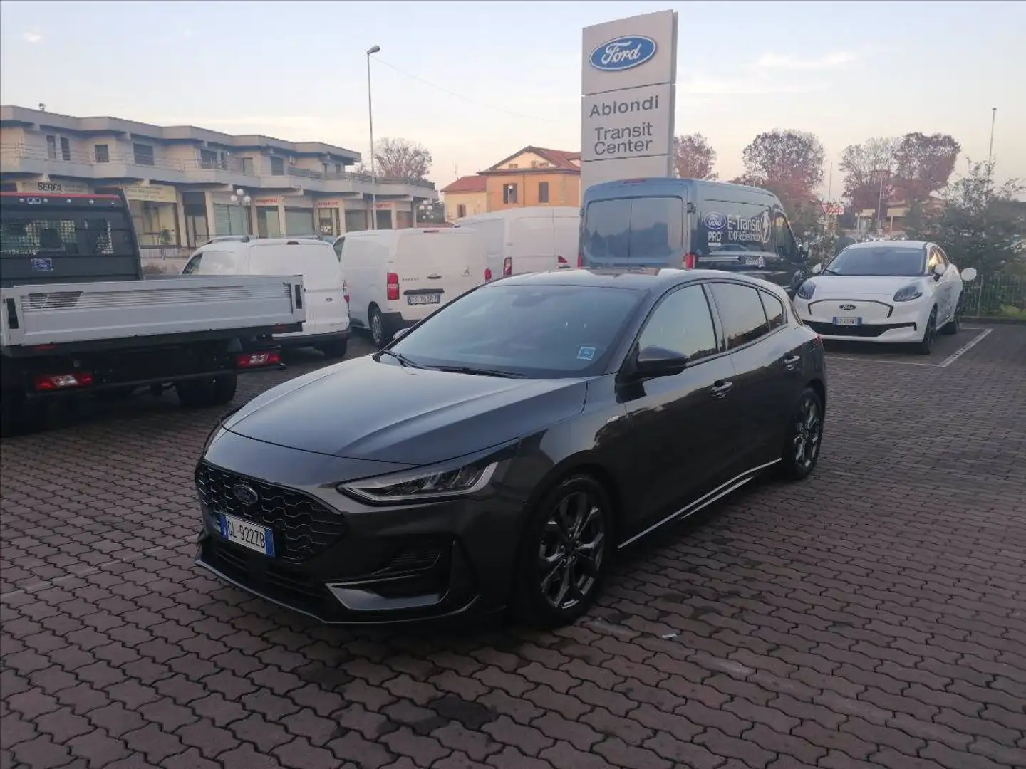 Ford Focus 1.5 ecoblue ST-Line 120cv auto Grau - 1