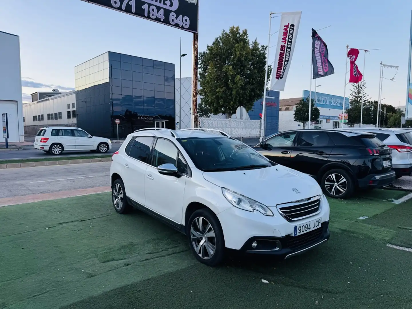 Peugeot 2008 1.6 e-HDI Crossway - 1