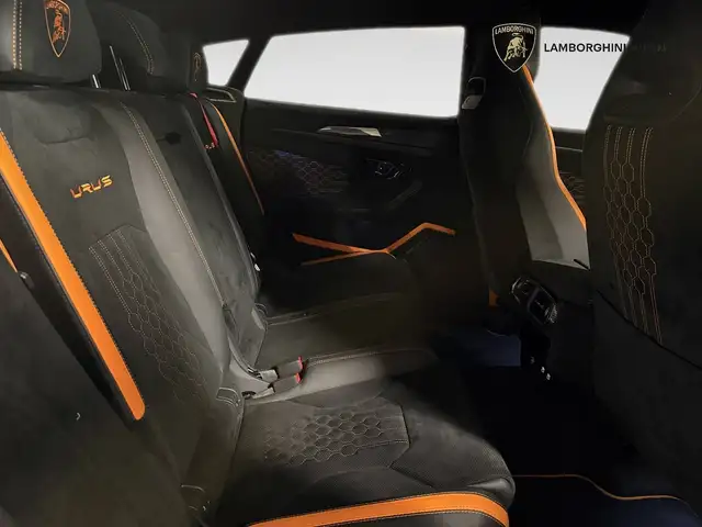 Lamborghini Urus view 14