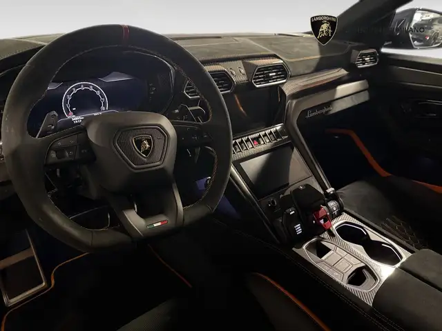 Lamborghini Urus view 12