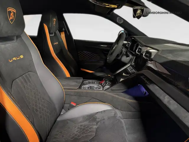 Lamborghini Urus view 13