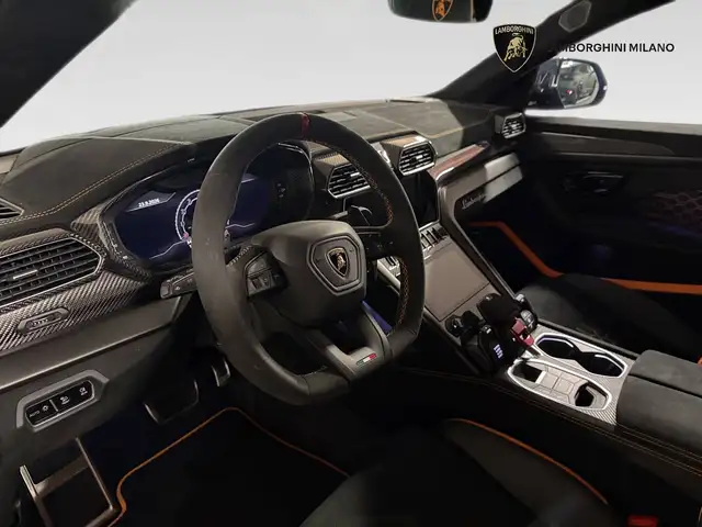 Lamborghini Urus view 10