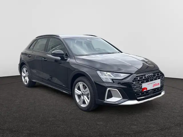 Audi A3 view 4