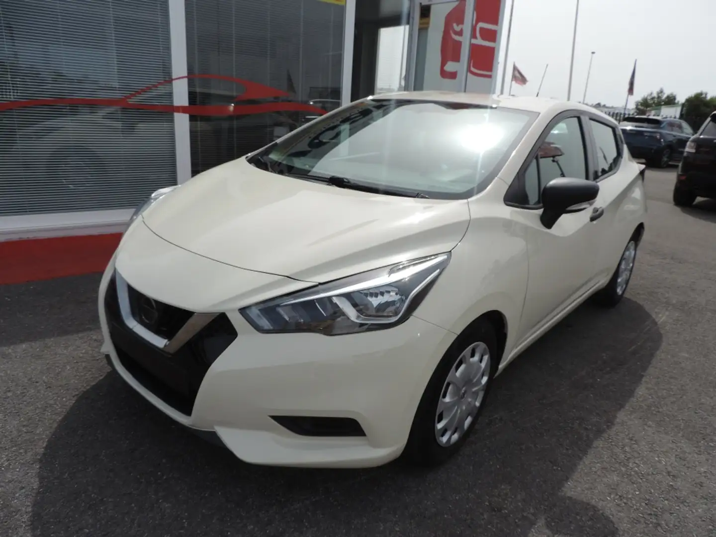 Nissan Micra IG-T Dark Sound 100 Beige - 2
