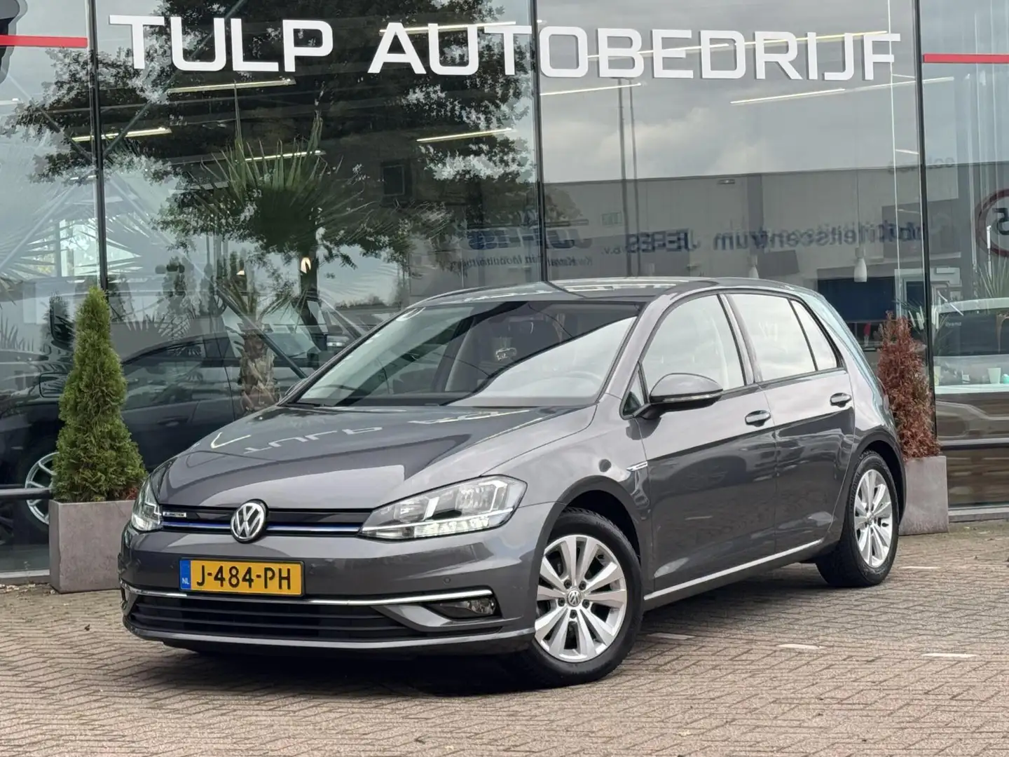 Volkswagen Golf 1.5 TSI Comfortl Bns 5drs 2020 Navi 1e eig Grau - 2
