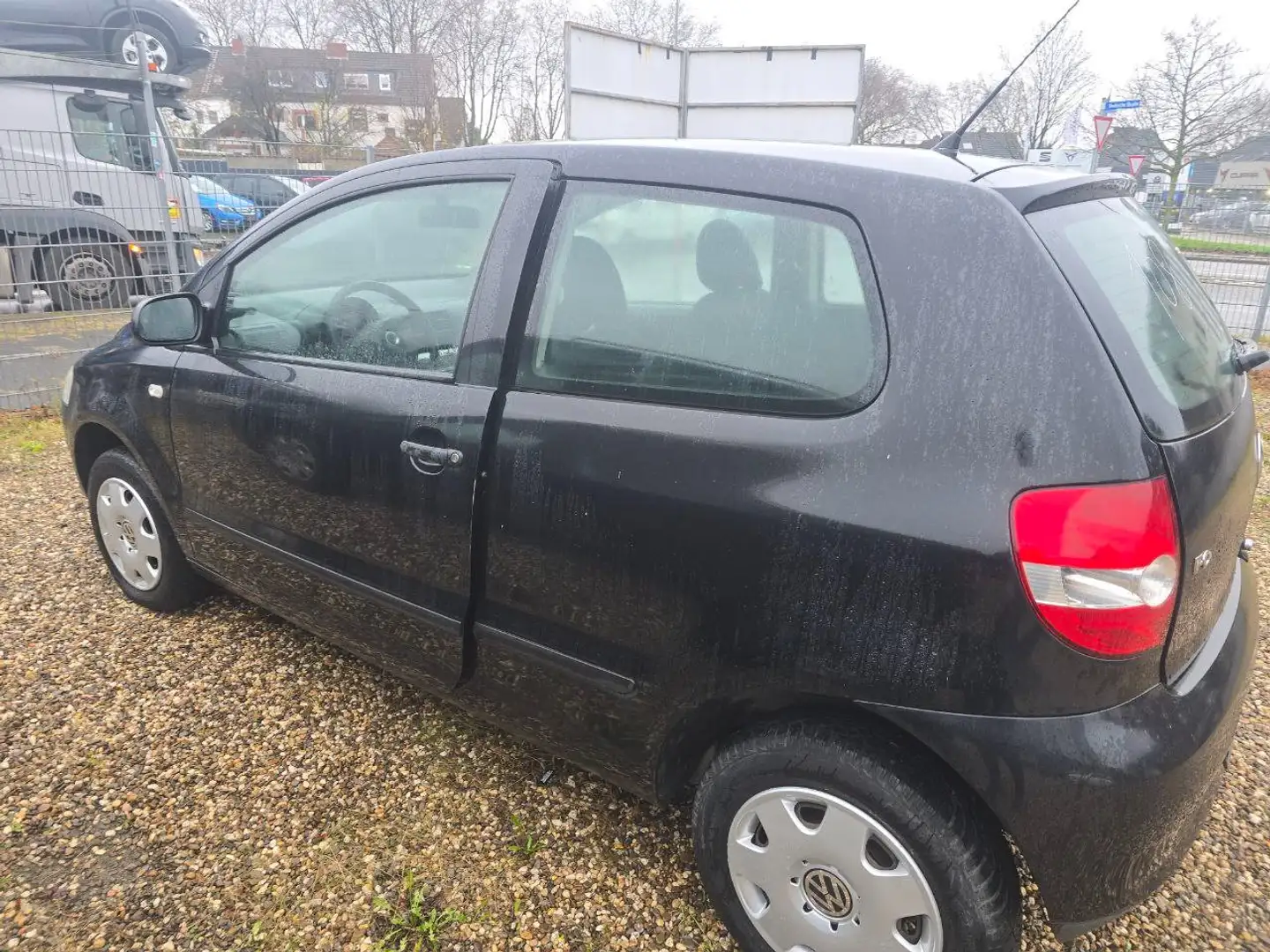 Volkswagen Fox Basis Schwarz - 2