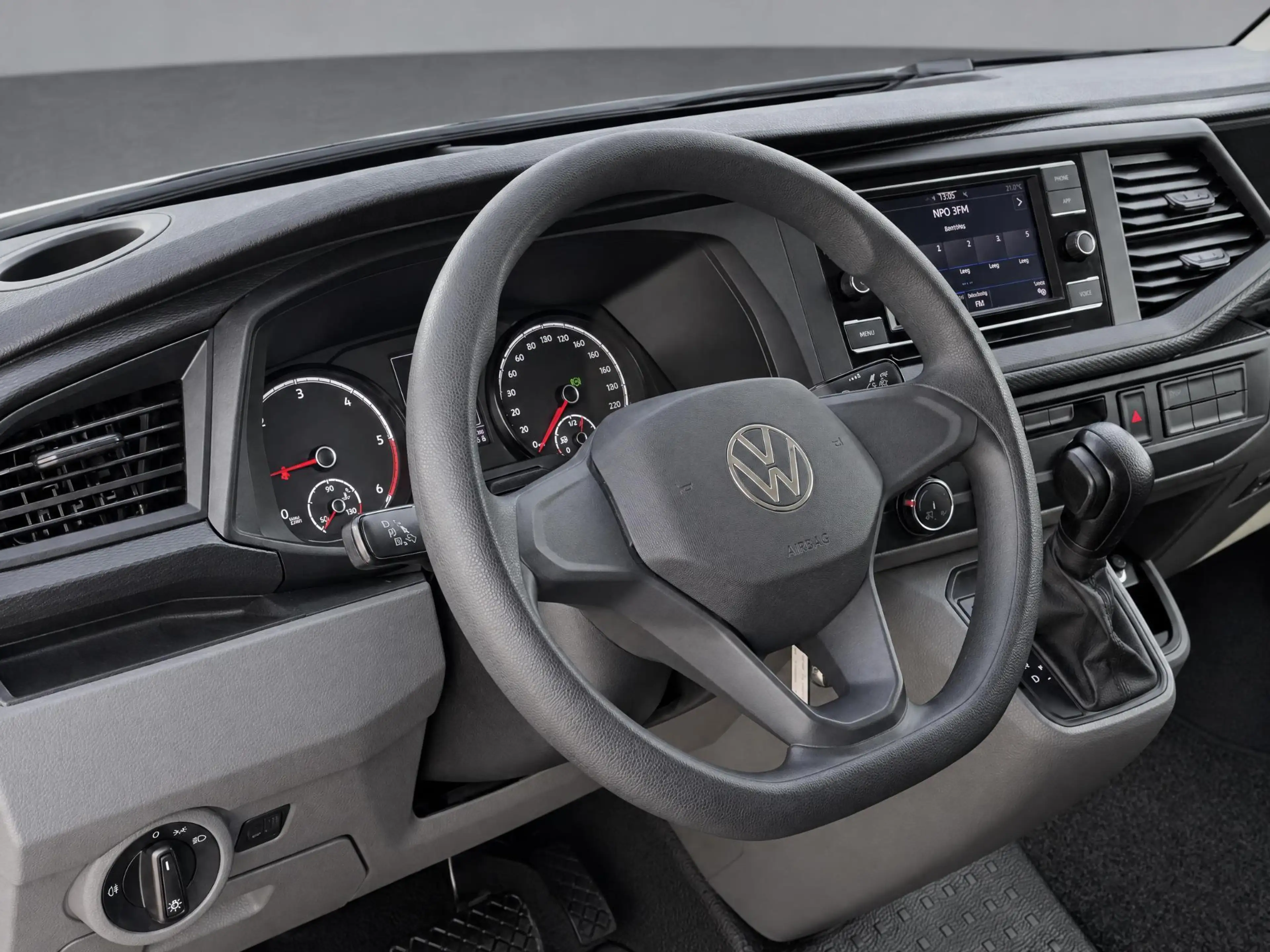Volkswagen T6.1 Transporter 2.0TDi 150pk DSG L2 · Achteruitrijcamera · bijrijd — photo 12