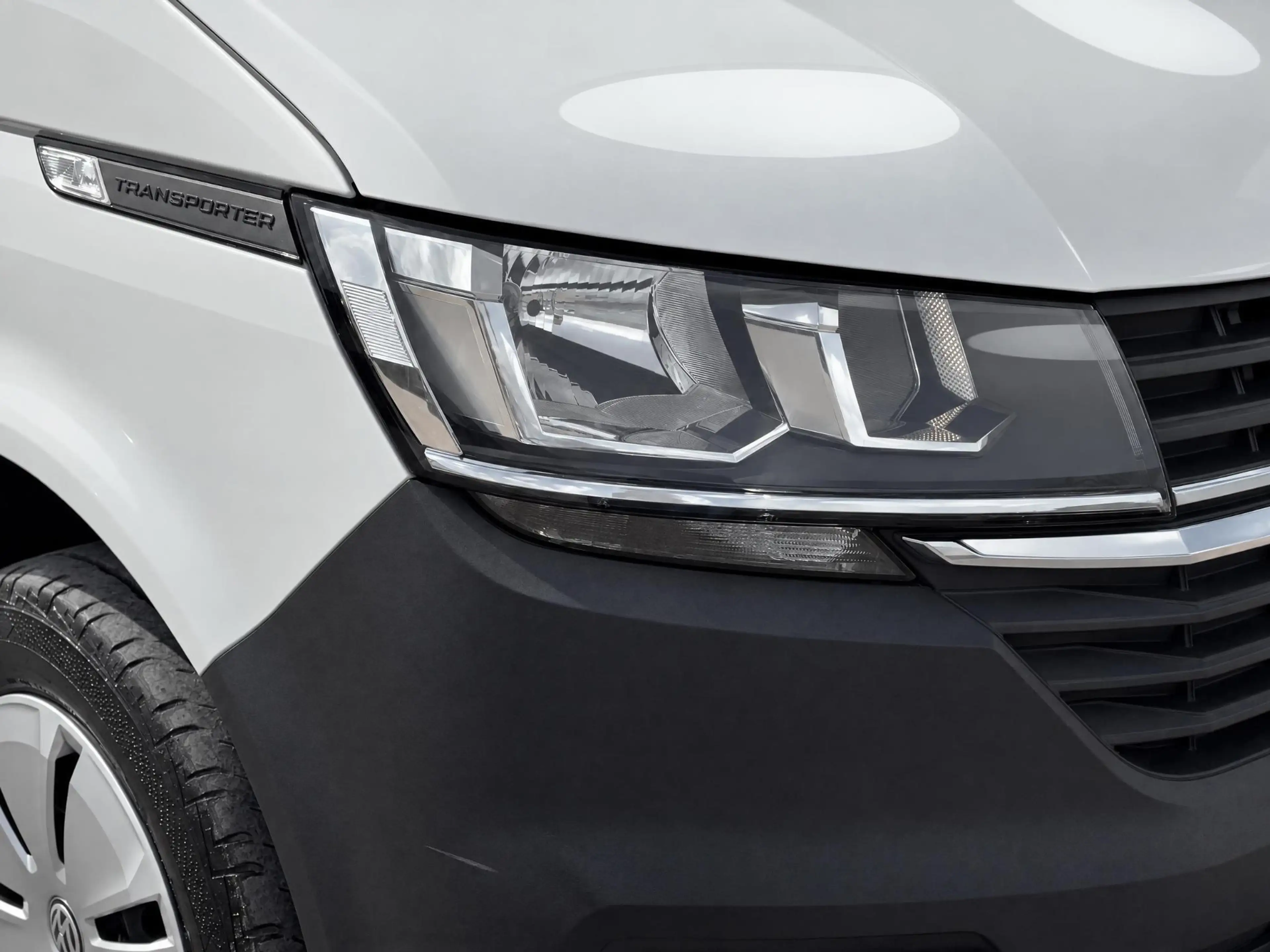 Volkswagen T6.1 Transporter 2.0TDi 150pk DSG L2 · Achteruitrijcamera · bijrijd — photo 3