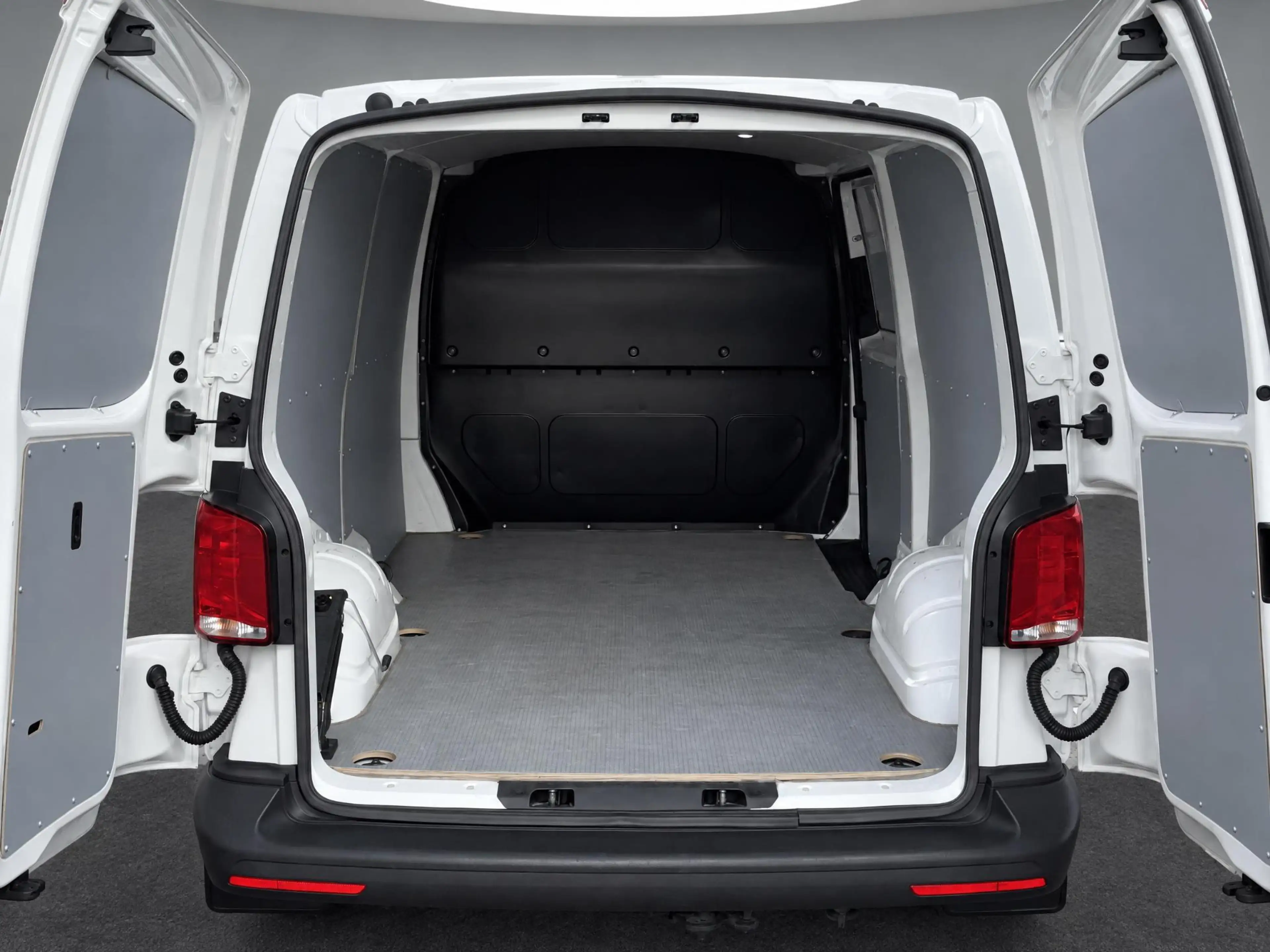 Volkswagen T6.1 Transporter 2.0TDi 150pk DSG L2 · Achteruitrijcamera · bijrijd — photo 7