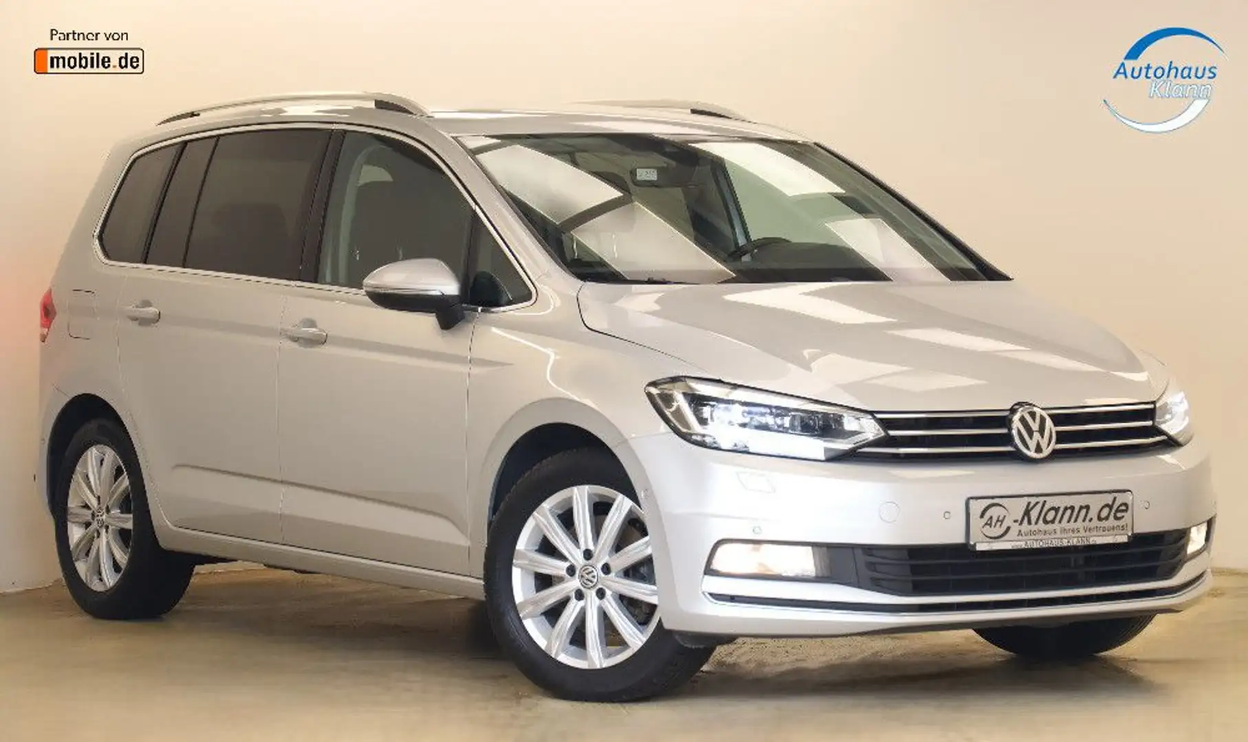 Volkswagen Touran 1.4TSI 150PS DSG Highline AHK ACC Navi Plateado - 1