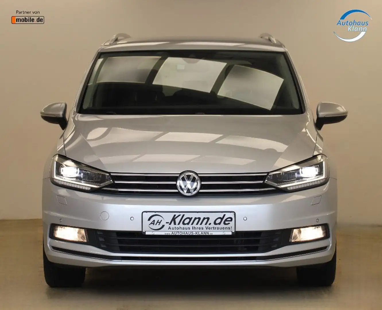 Volkswagen Touran 1.4TSI 150PS DSG Highline AHK ACC Navi Plateado - 2