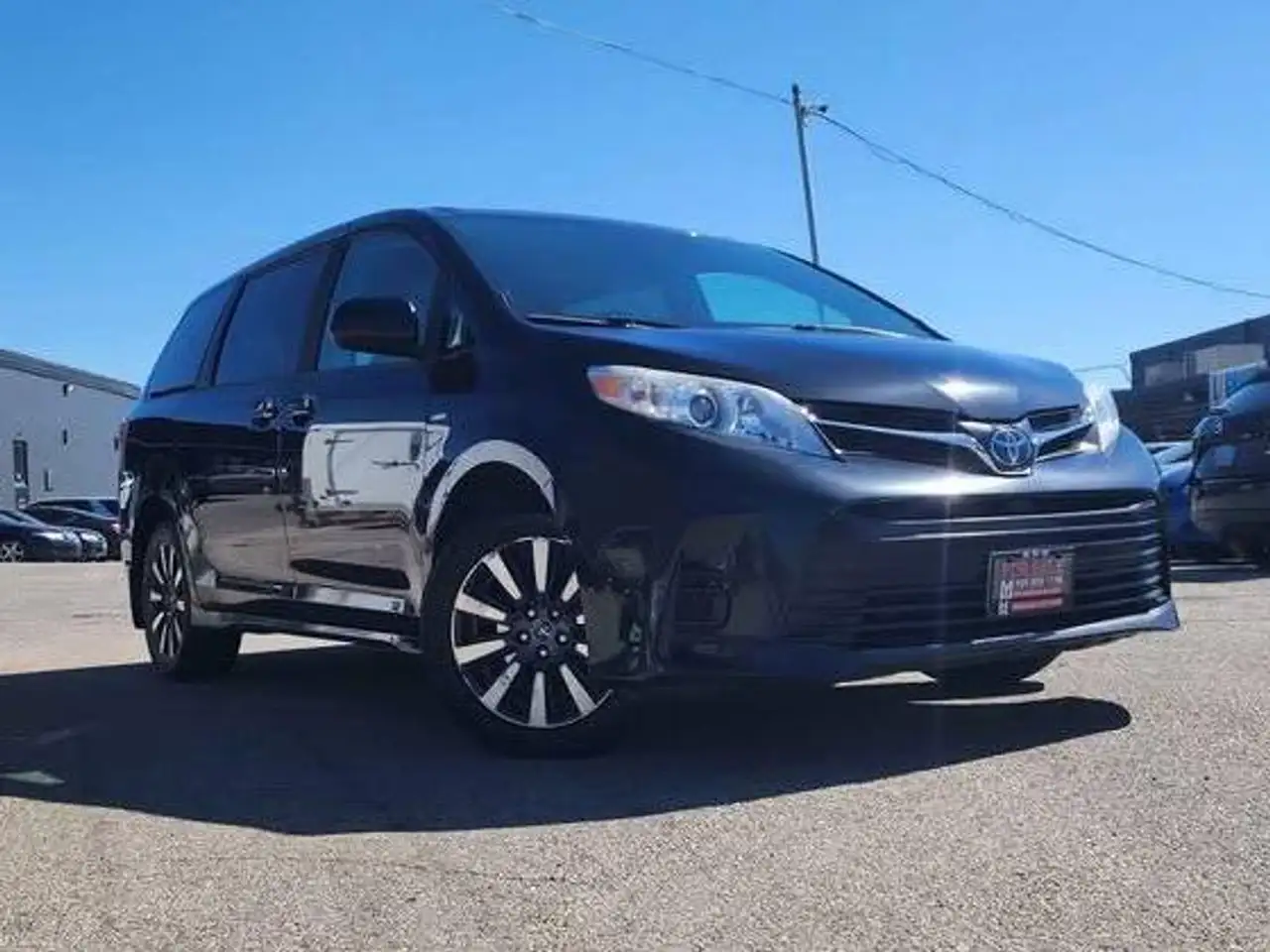 Toyota Sienna снимка Toyota Sienna