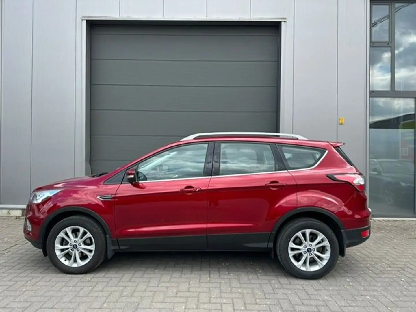 Ford Kuga 1.5 EcoBoost FWD Titanium Rood - 2