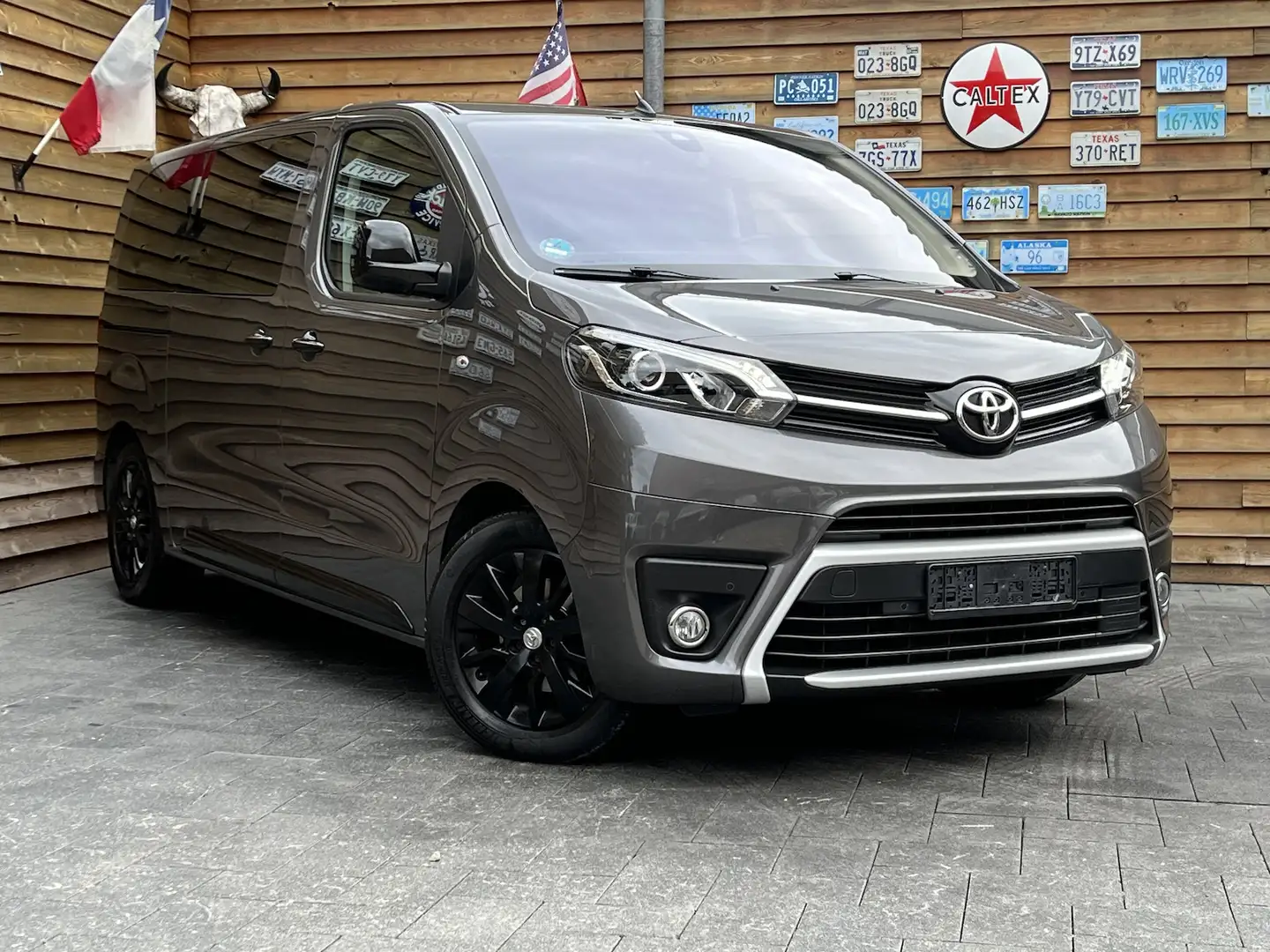 Toyota Proace L1 Executive 7 Sitze LEDER 360° AHK LED Grijs - 2