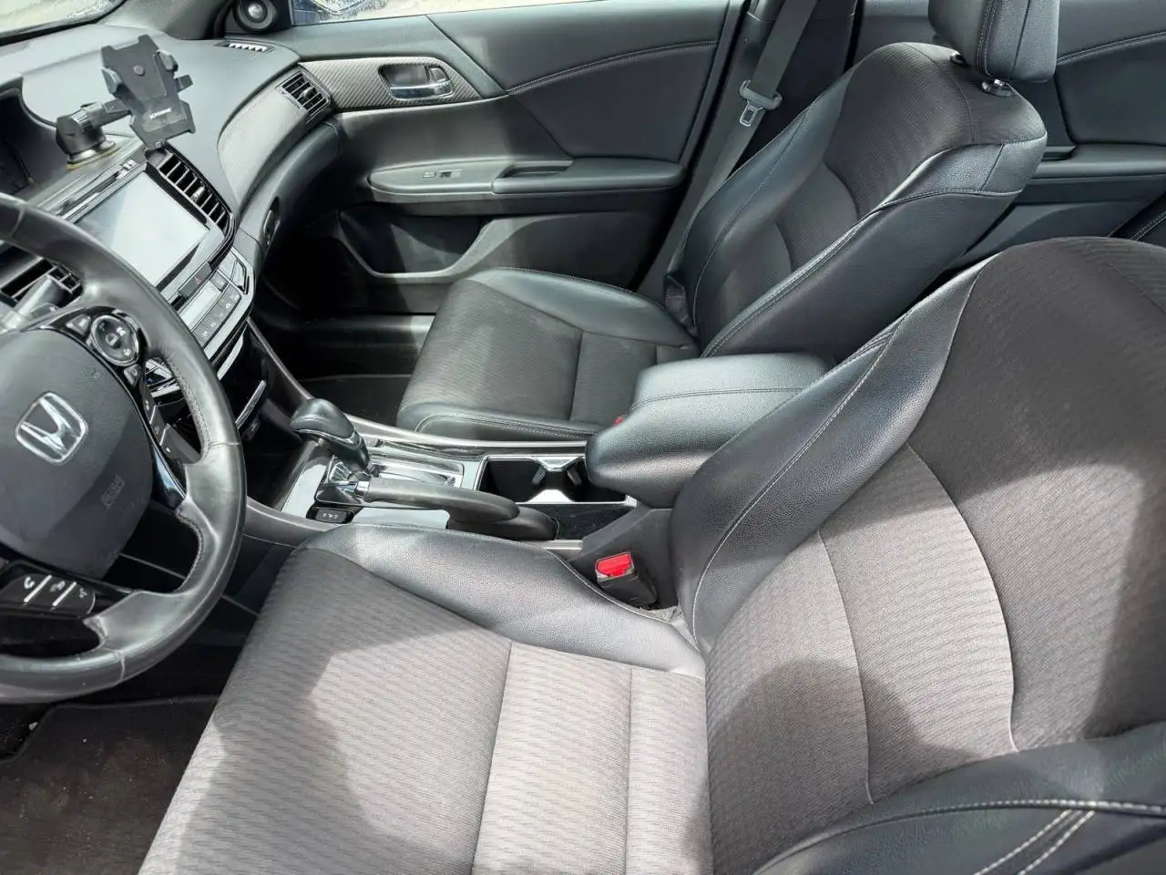 Honda Accord снимка Honda Accord