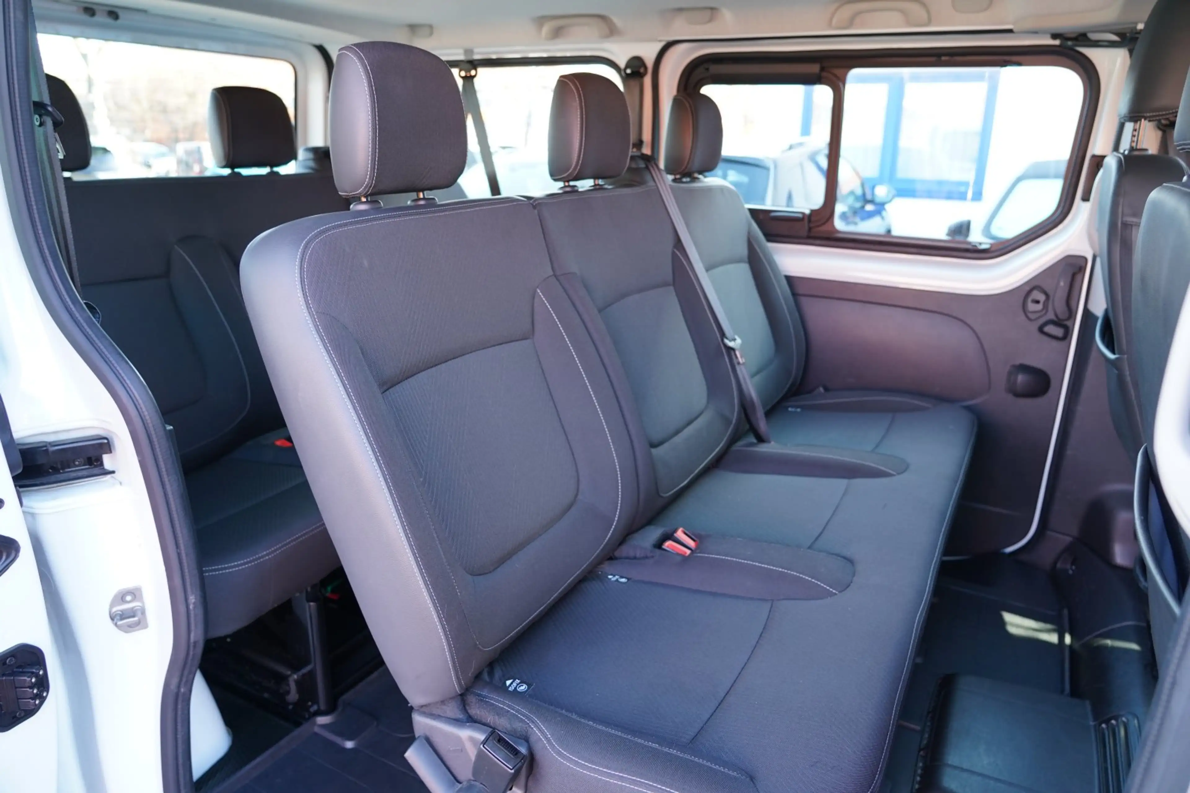 Nissan Primastar 2,8t dCi 150 L1H1 N-Connecta/8-SITZE/LED/CARPLAY/K — photo 9