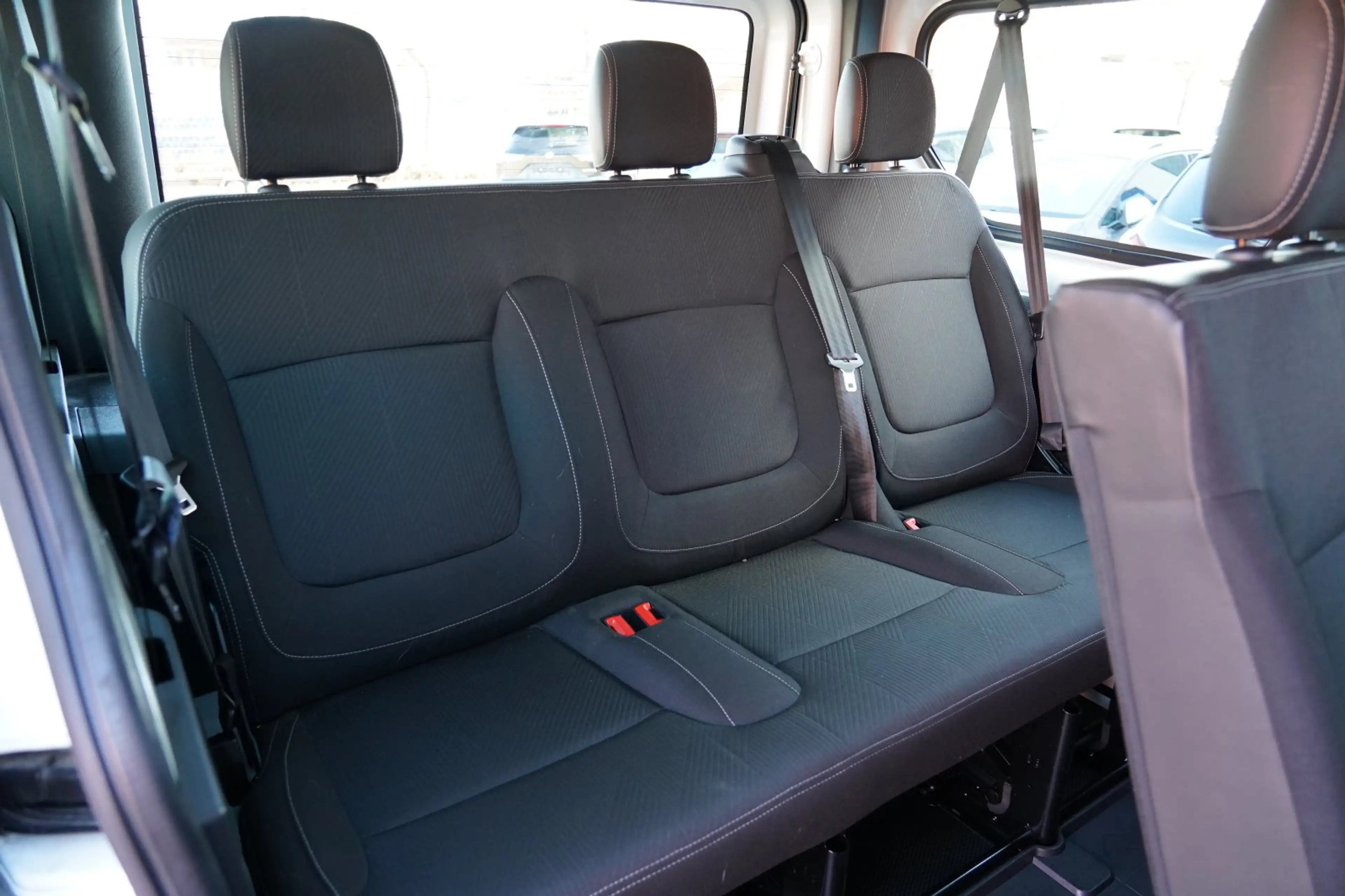 Nissan Primastar 2,8t dCi 150 L1H1 N-Connecta/8-SITZE/LED/CARPLAY/K — photo 10