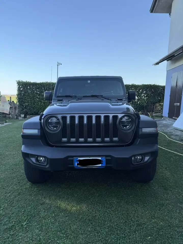 Jeep Wrangler Unlimited 2.2 mjt II Sport auto — photo 1 of 7