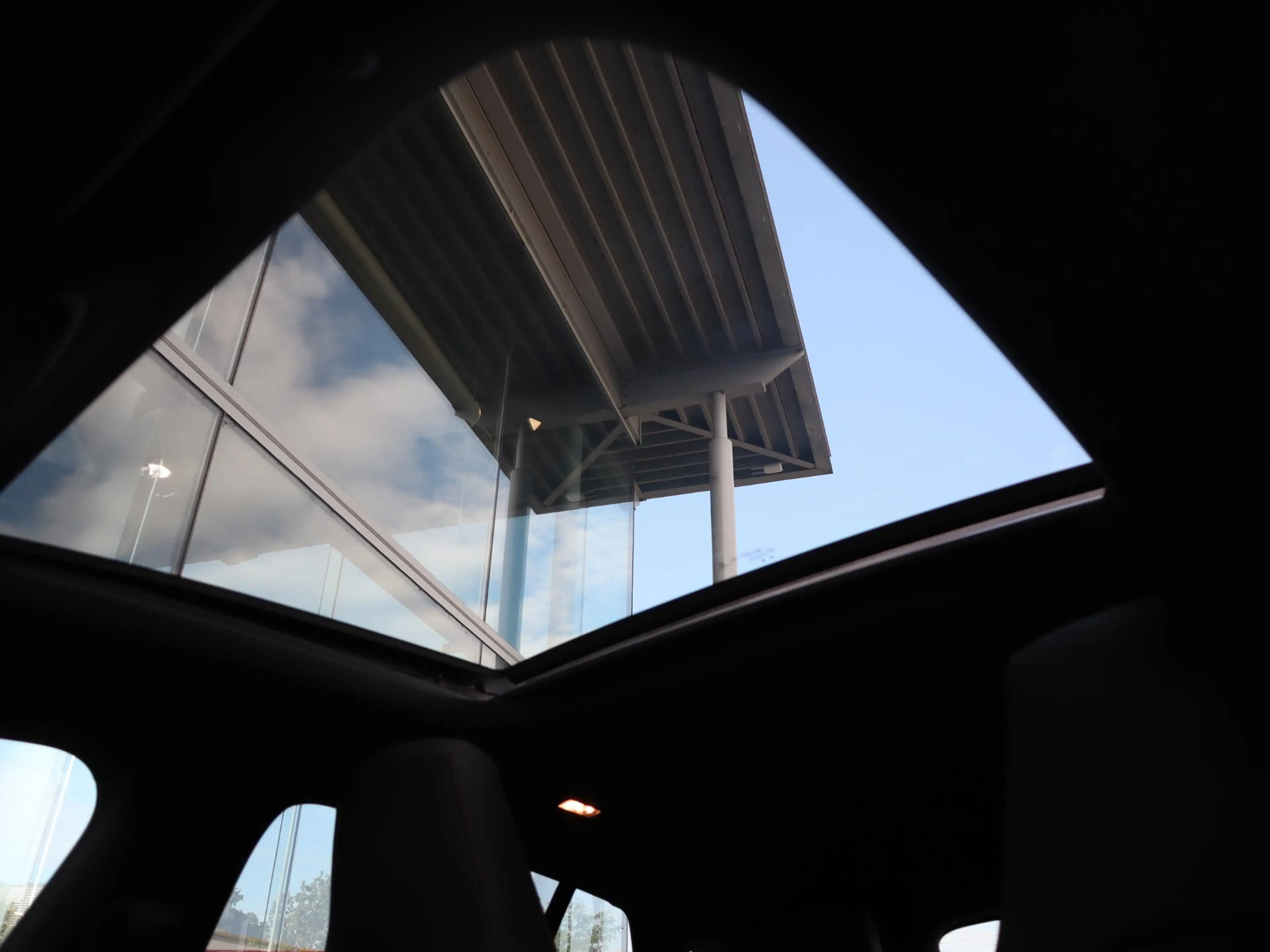 Mercedes-Benz CLA 200 Shooting Brake AMG Line — photo 10