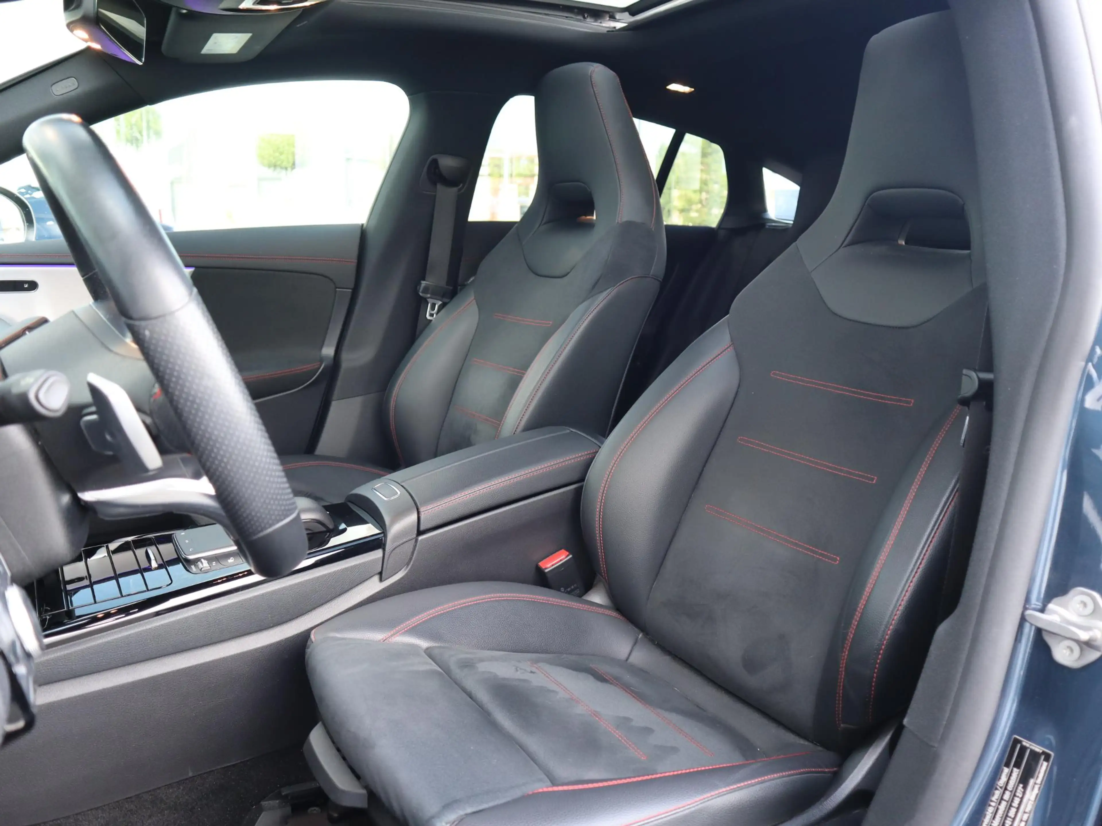 Mercedes-Benz CLA 200 Shooting Brake AMG Line — photo 12
