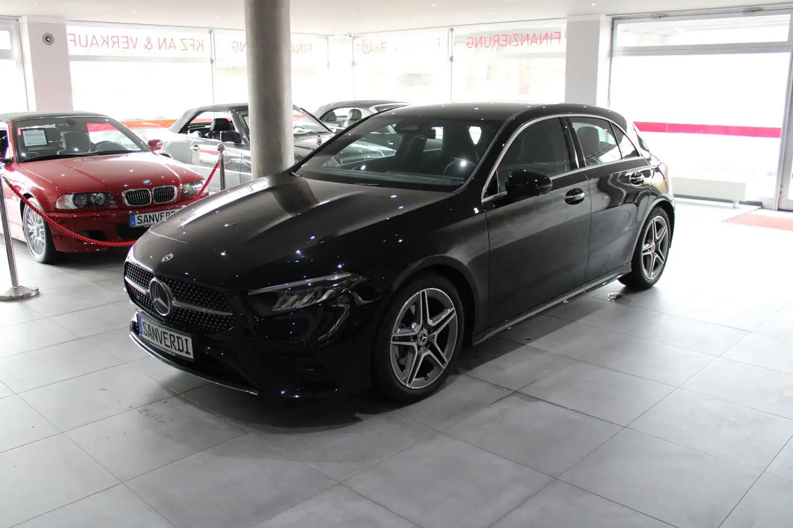 Mercedes-Benz A 200 AMG-SPORTPAKET 360° DISTRONIC KEYLESS-GO Schwarz - 1