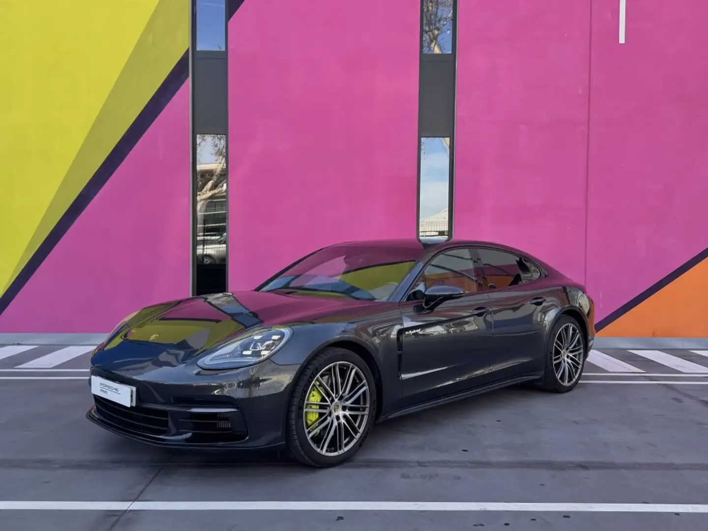 Porsche Panamera 4 e-Hybrid Zwart - 1