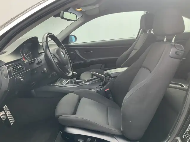 BMW 3 Series view 12
