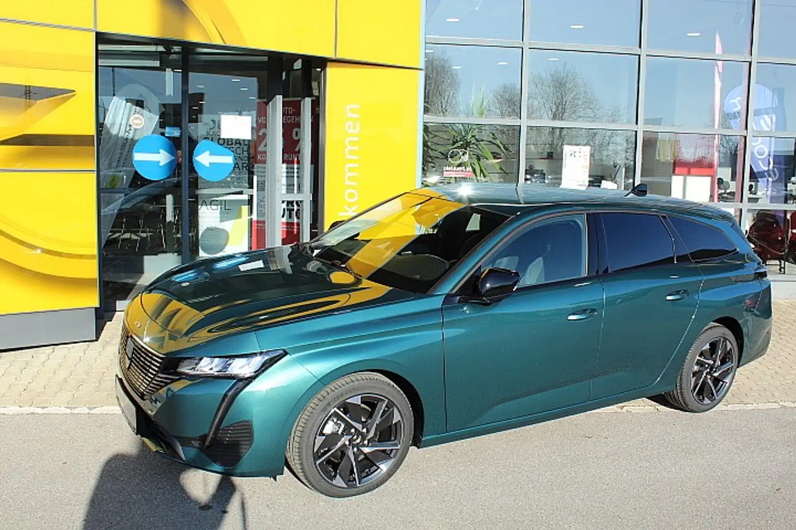 Peugeot 308 SW Hybrid 136 e-DSC6 Allure Blau - 2