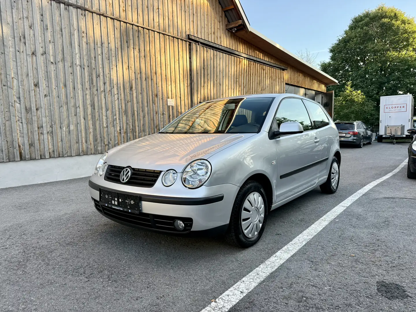 Volkswagen Polo 1,4 Benzin Grau - 1
