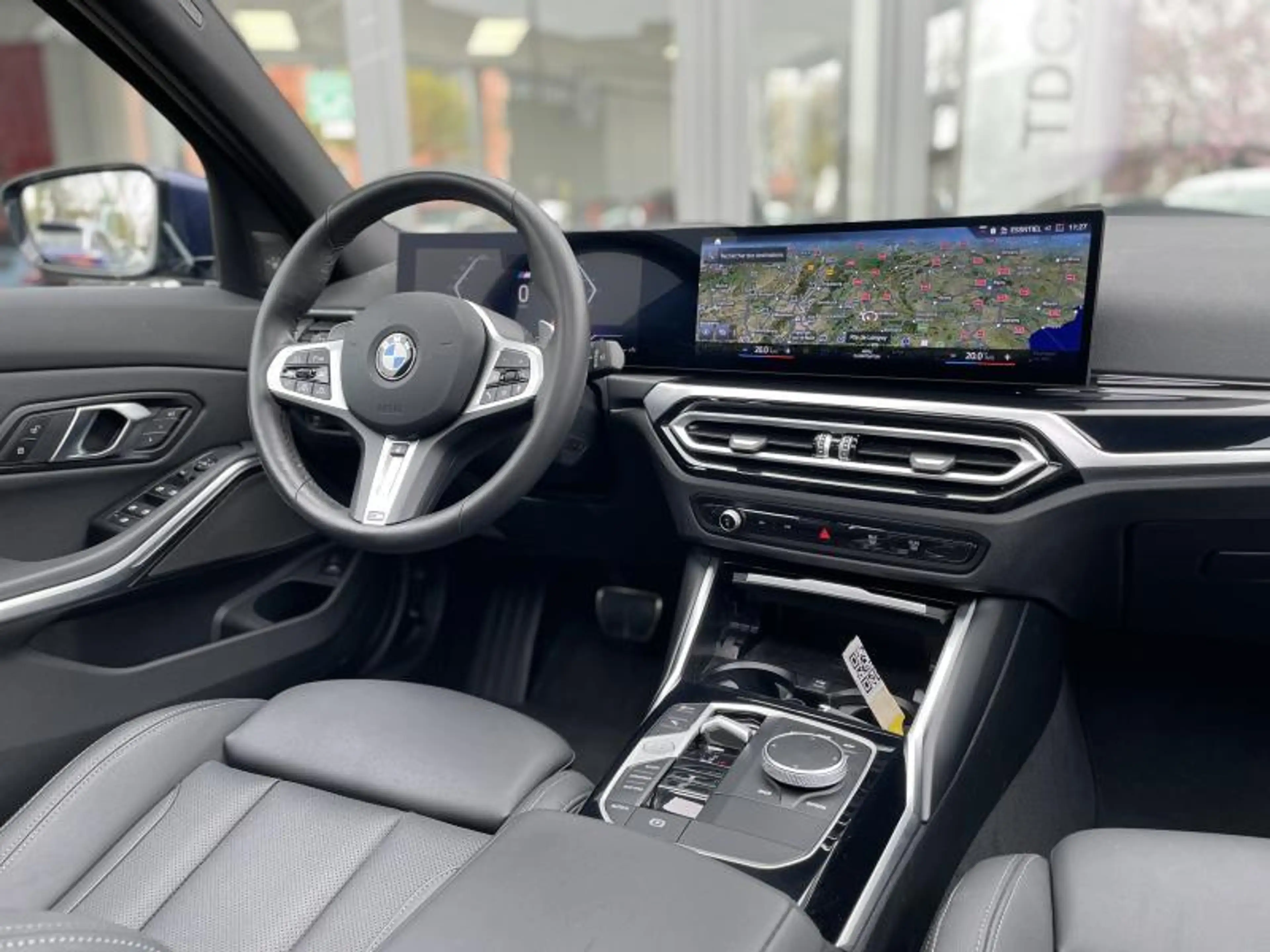 BMW 320 xDrive M Auto Frozen blue — photo 8