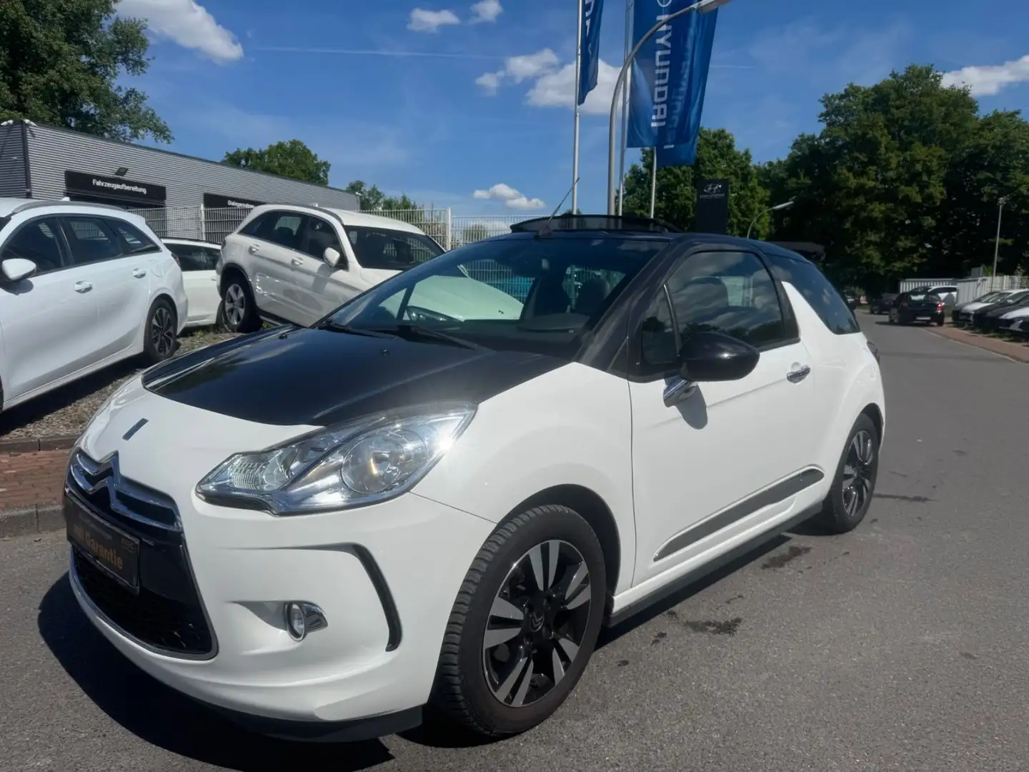 Citroen DS3 VTi 120 SOCHIC/1.HAND/LEDER/NAVI/KLIMAAUT/ALU/ Blanco - 1