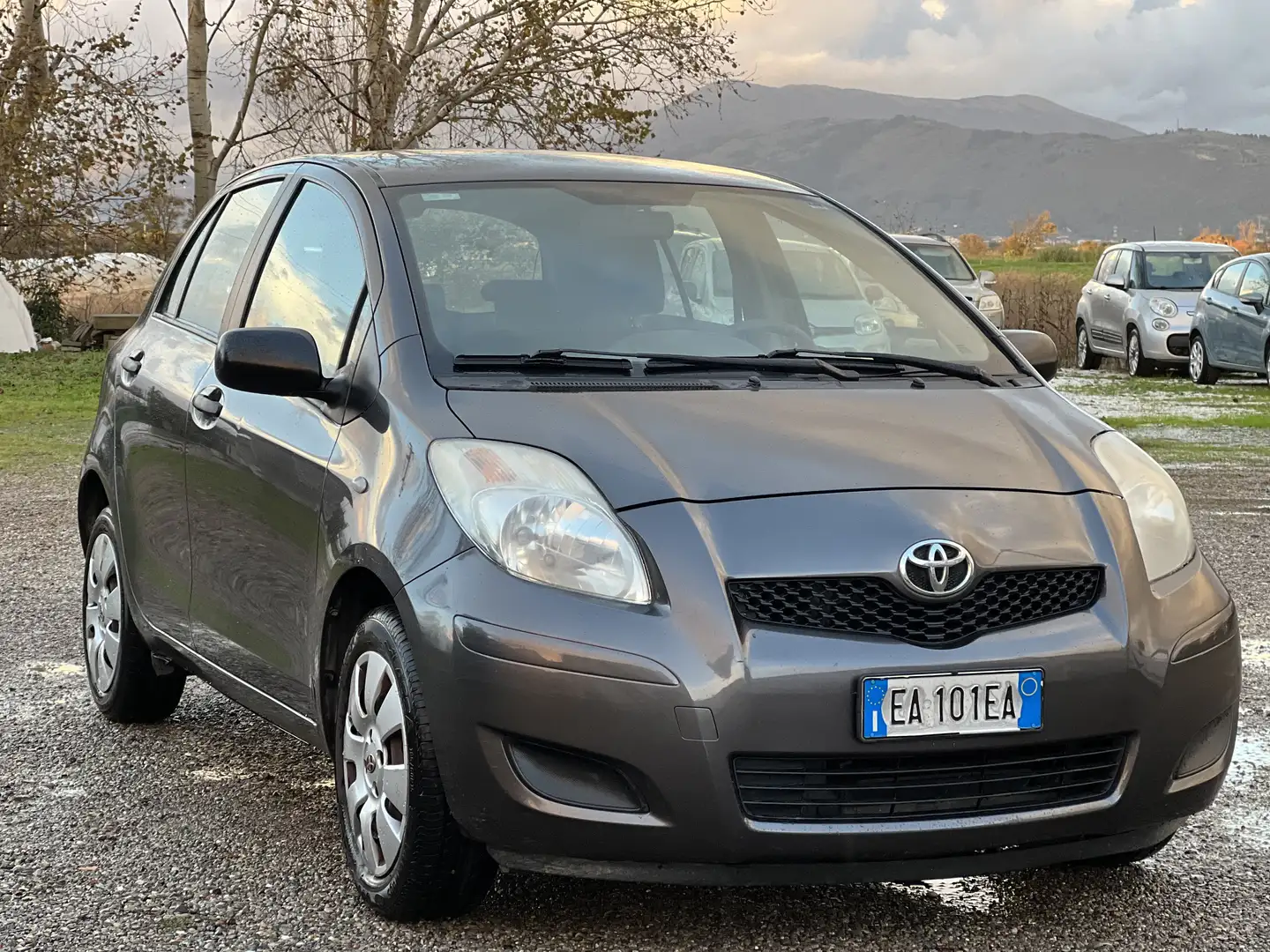 Toyota Yaris 5p 1.0 Luxury Pack - 1
