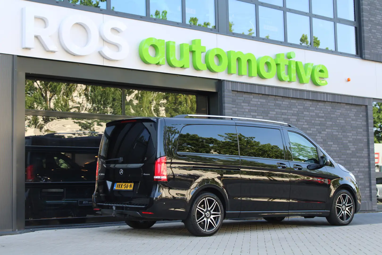 Mercedes-Benz V 300 300d Extra Lang DC Avantgarde Edition | EX BTW | 4 Zwart - 2