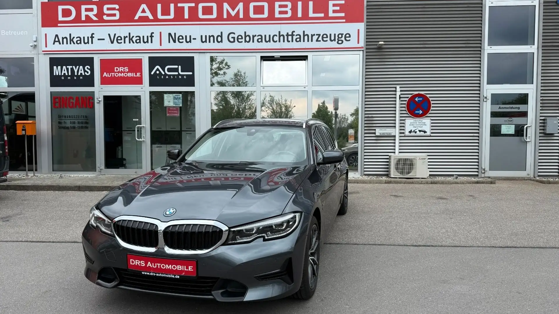 BMW 320 3 Touring 320 e xDrive Sport Line/LED/Live Grau - 1